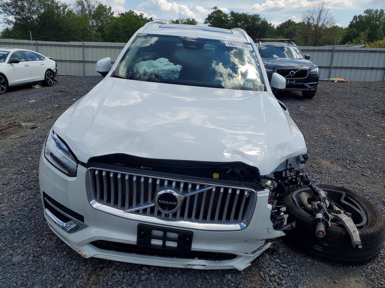 2024 Volvo Xc90 Plus White vin: YV4H60CE0R1258662