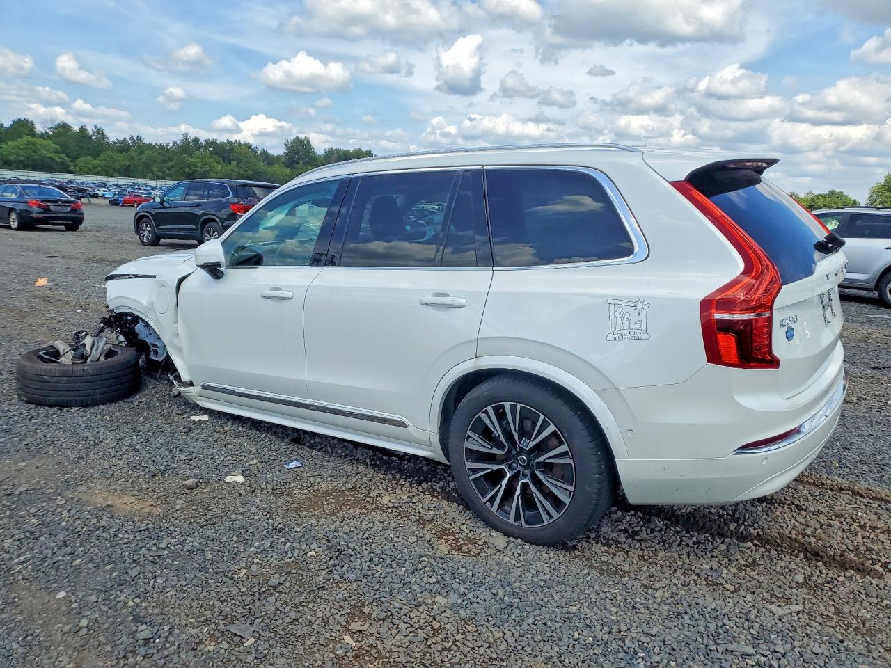 2024 Volvo Xc90 Plus White vin: YV4H60CE0R1258662