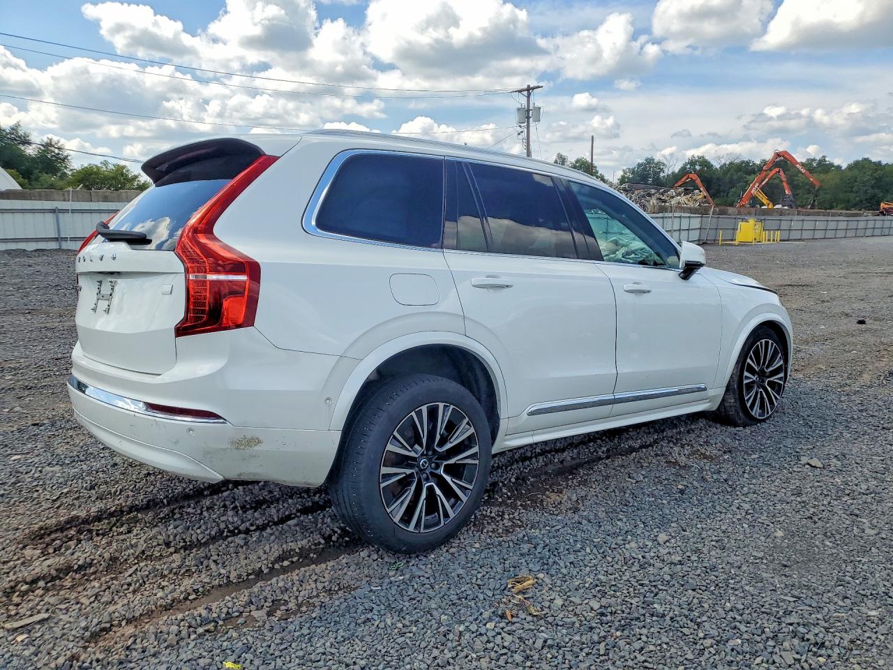2024 Volvo Xc90 Plus White vin: YV4H60CE0R1258662