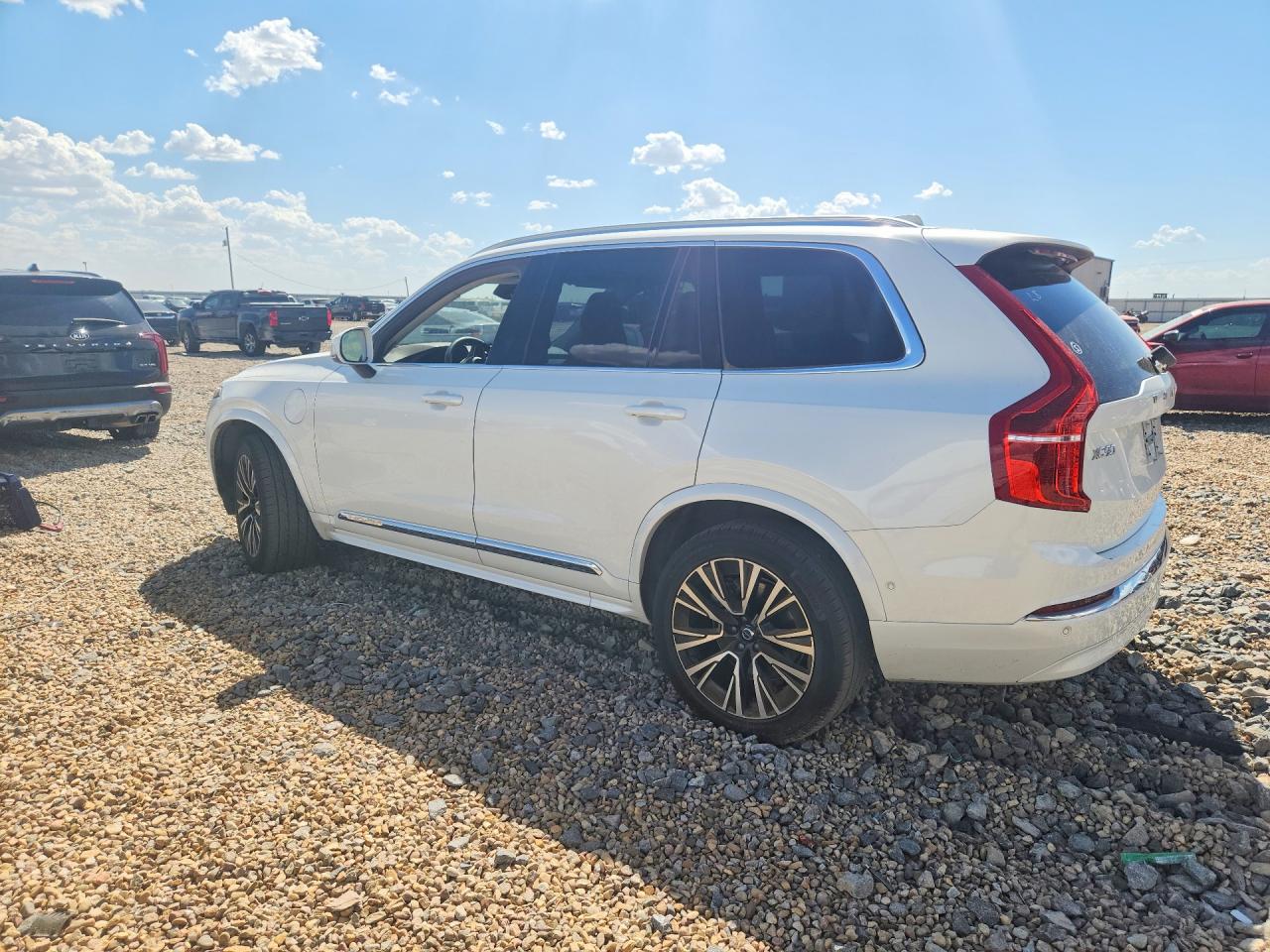 2024 Volvo Xc90 Plus White vin: YV4H60CE5R1201566