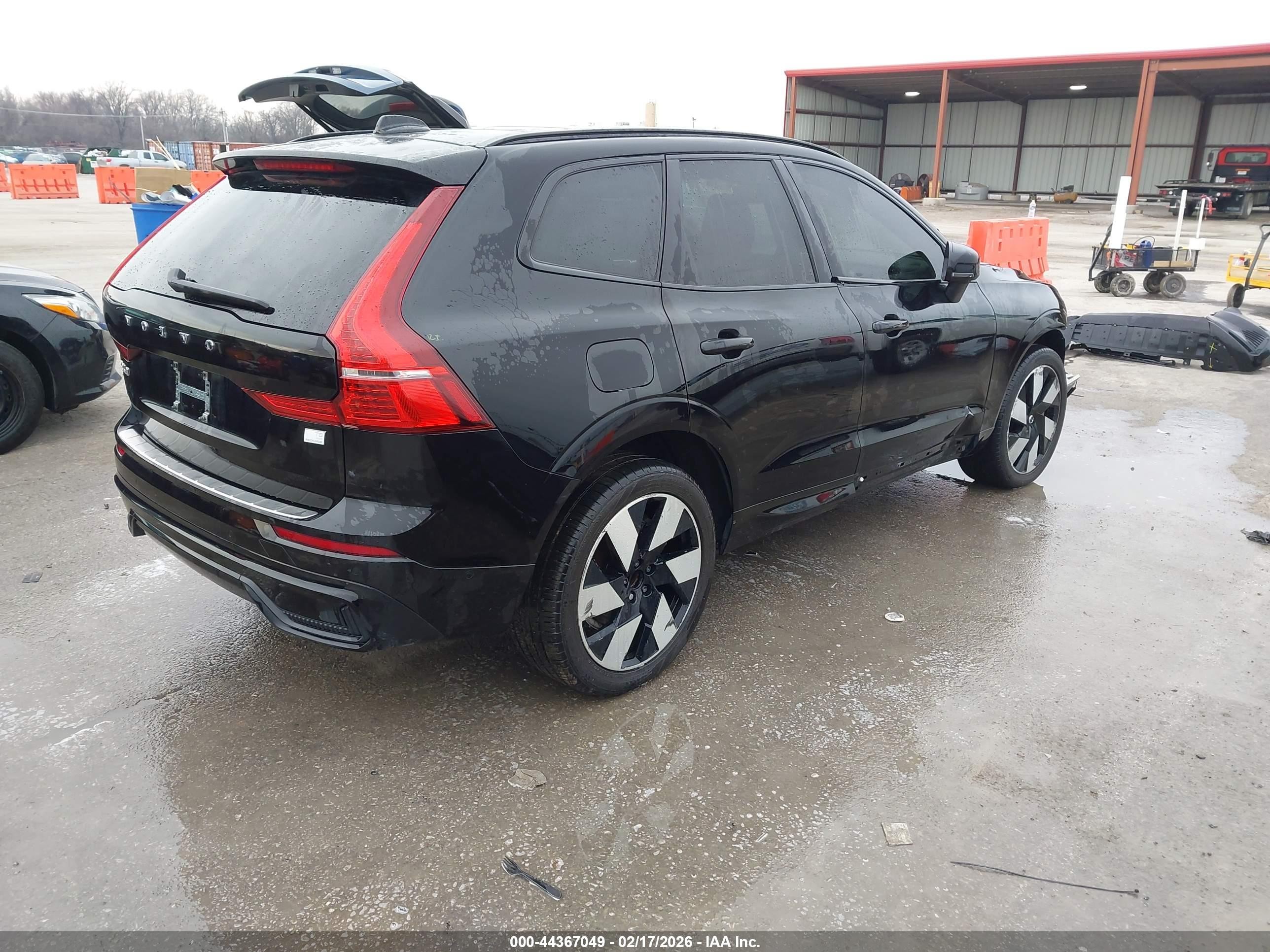 2024 Volvo Xc60 Recharge Plug-in Hybrid T8 Plus Dark Theme Black vin: YV4H60DL2R1782974