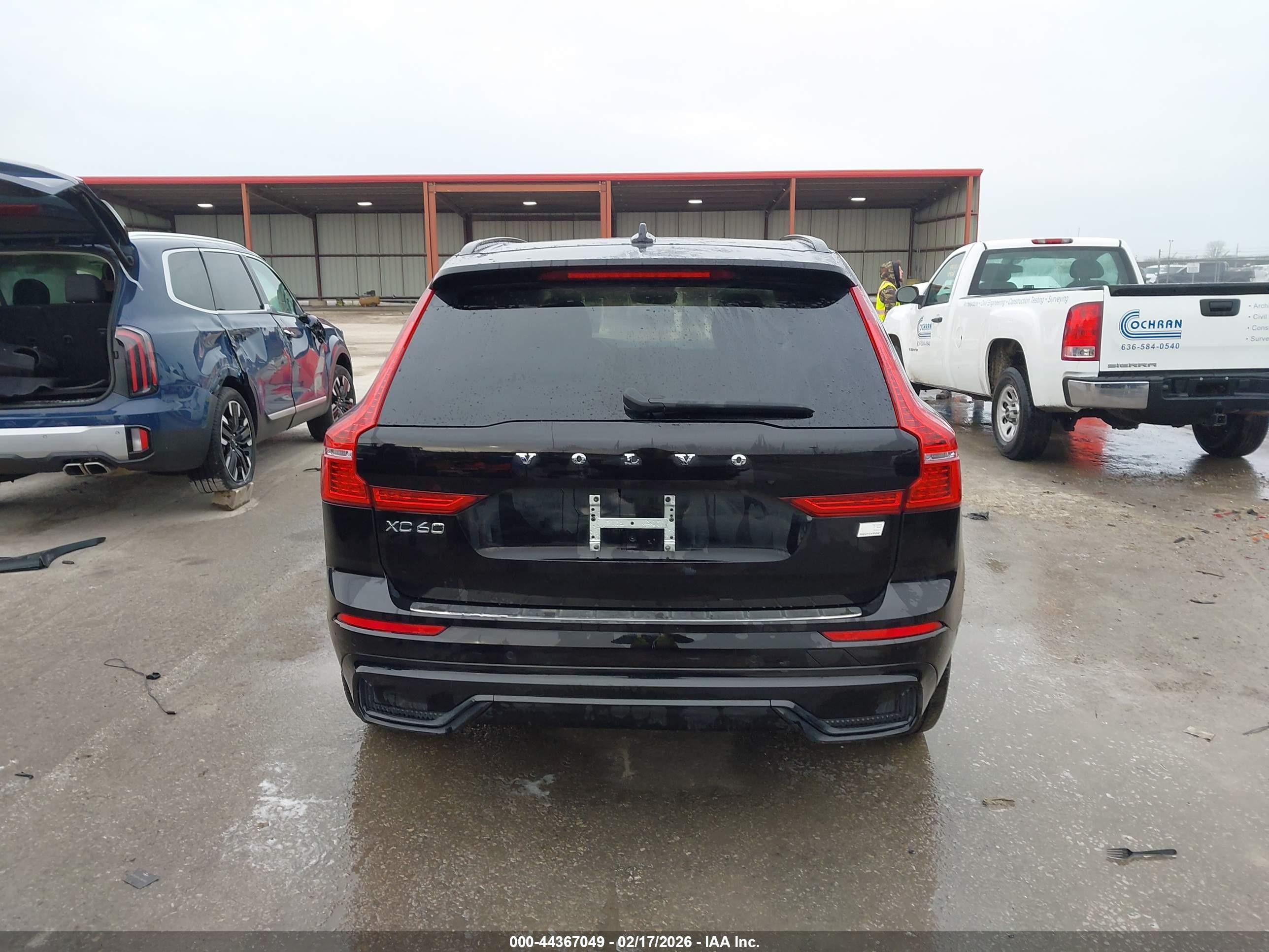 2024 Volvo Xc60 Recharge Plug-in Hybrid T8 Plus Dark Theme Black vin: YV4H60DL2R1782974