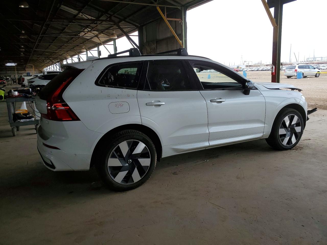 2024 Volvo Xc60 Plus White vin: YV4H60DL2R1878118