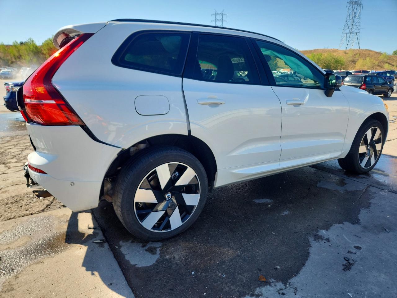 2024 Volvo Xc60 Plus White vin: YV4H60DL3R1823578