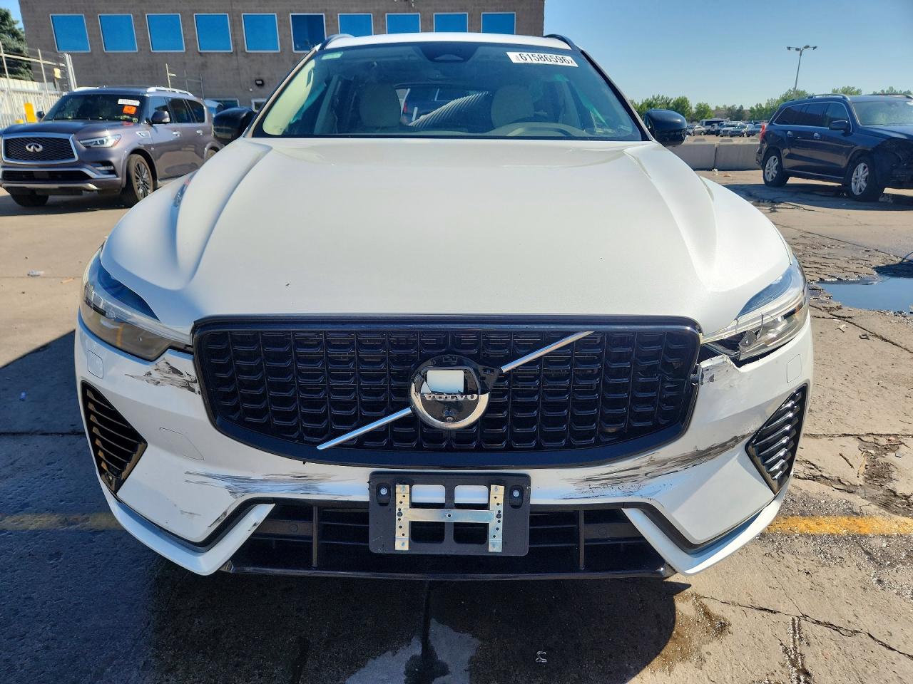 2024 Volvo Xc60 Plus White vin: YV4H60DL3R1823578