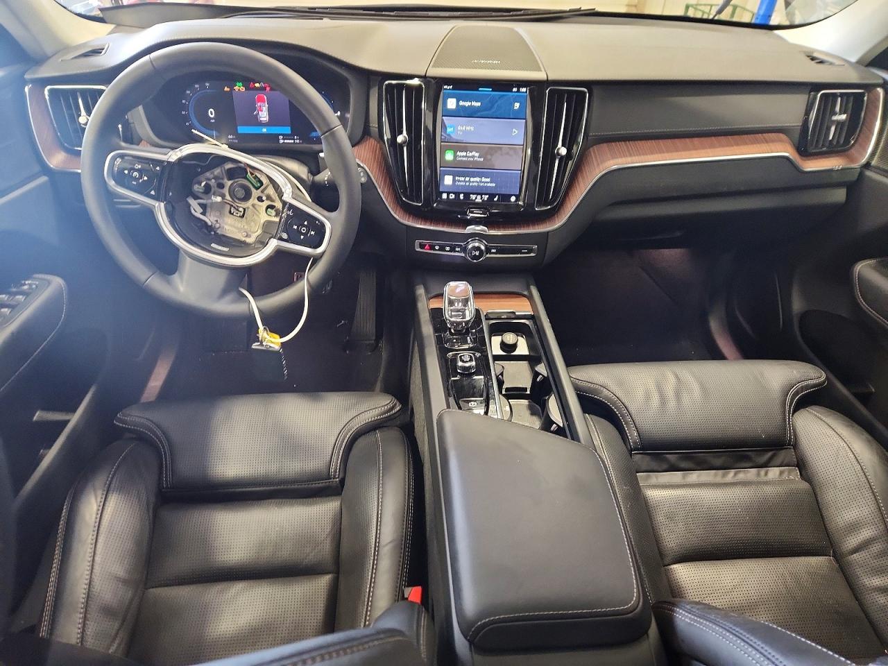 2024 Volvo Xc60 Ultimate Gray vin: YV4H60DM1R1723956