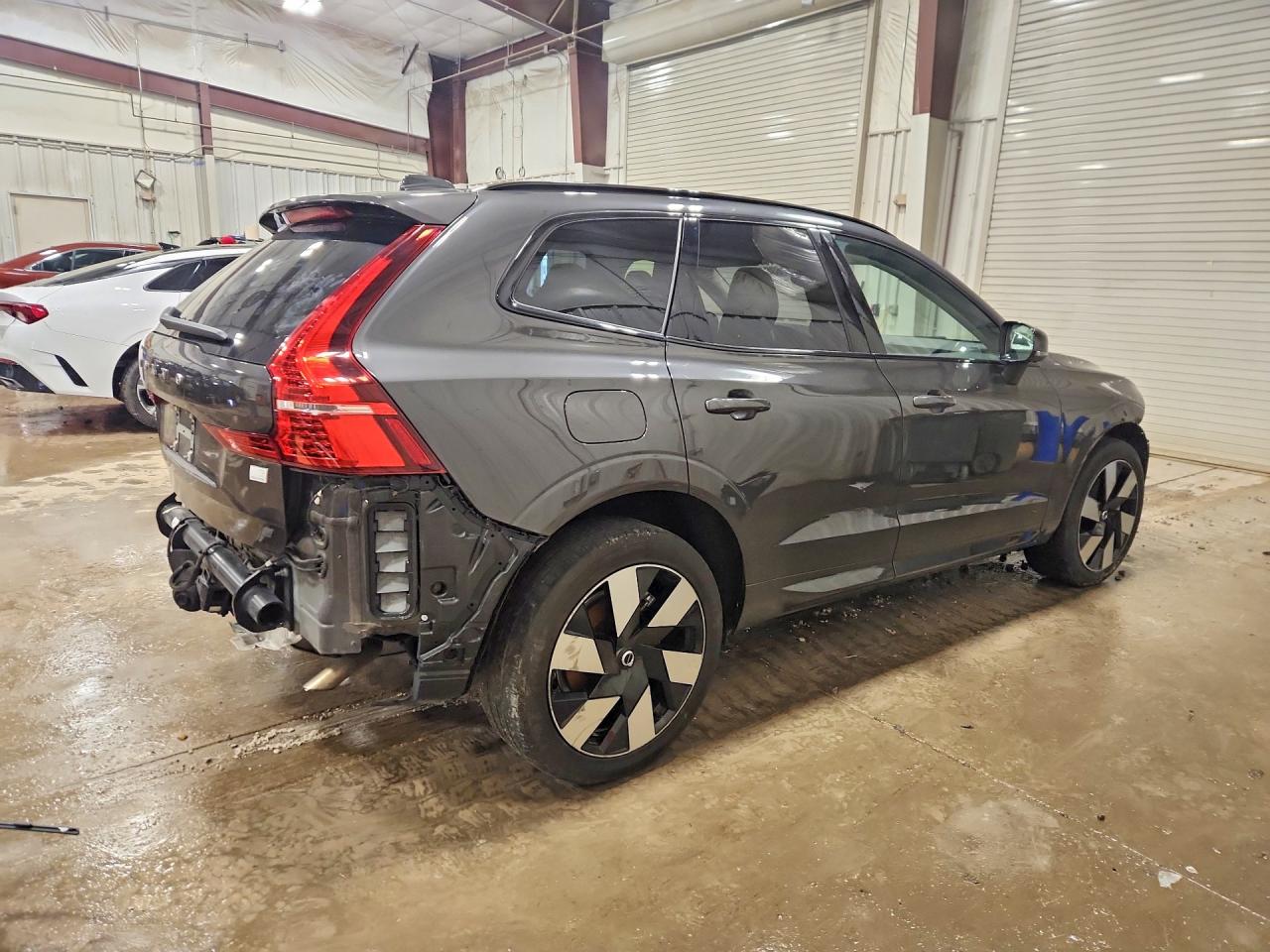 2024 Volvo Xc60 Ultimate Gray vin: YV4H60DM1R1723956