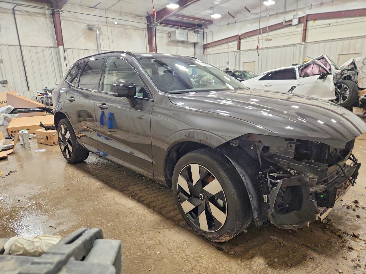 2024 Volvo Xc60 Ultimate Gray vin: YV4H60DM1R1723956