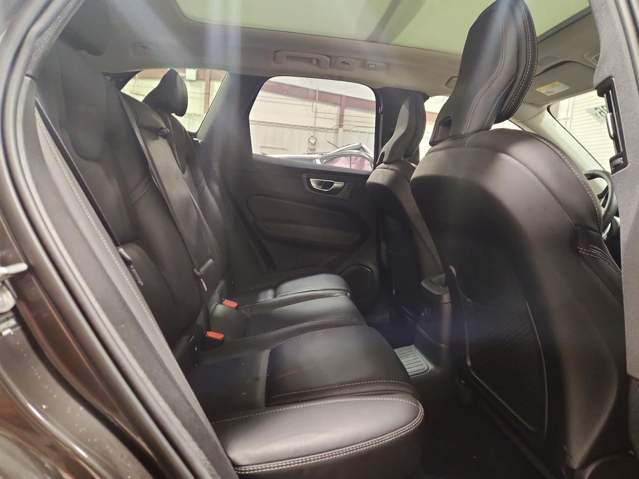 2024 Volvo Xc60 Ultimate Gray vin: YV4H60DM1R1723956