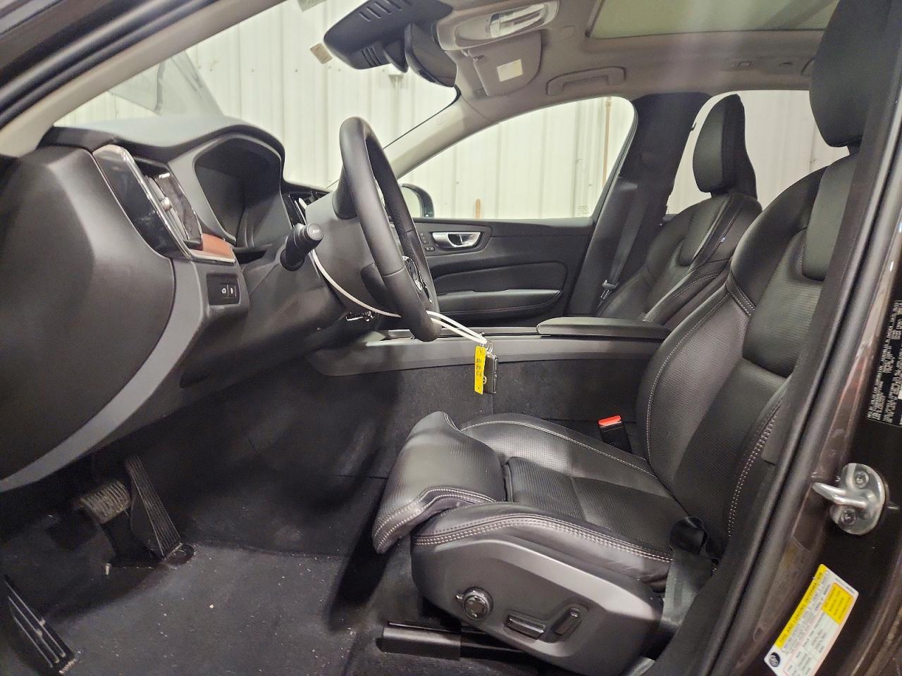 2024 Volvo Xc60 Ultimate Gray vin: YV4H60DM1R1723956