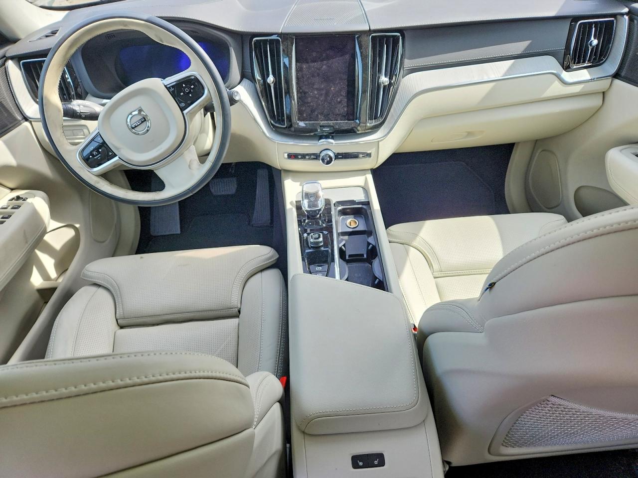 2024 Volvo Xc60 Ultimate Blue vin: YV4H60DM3R1918022