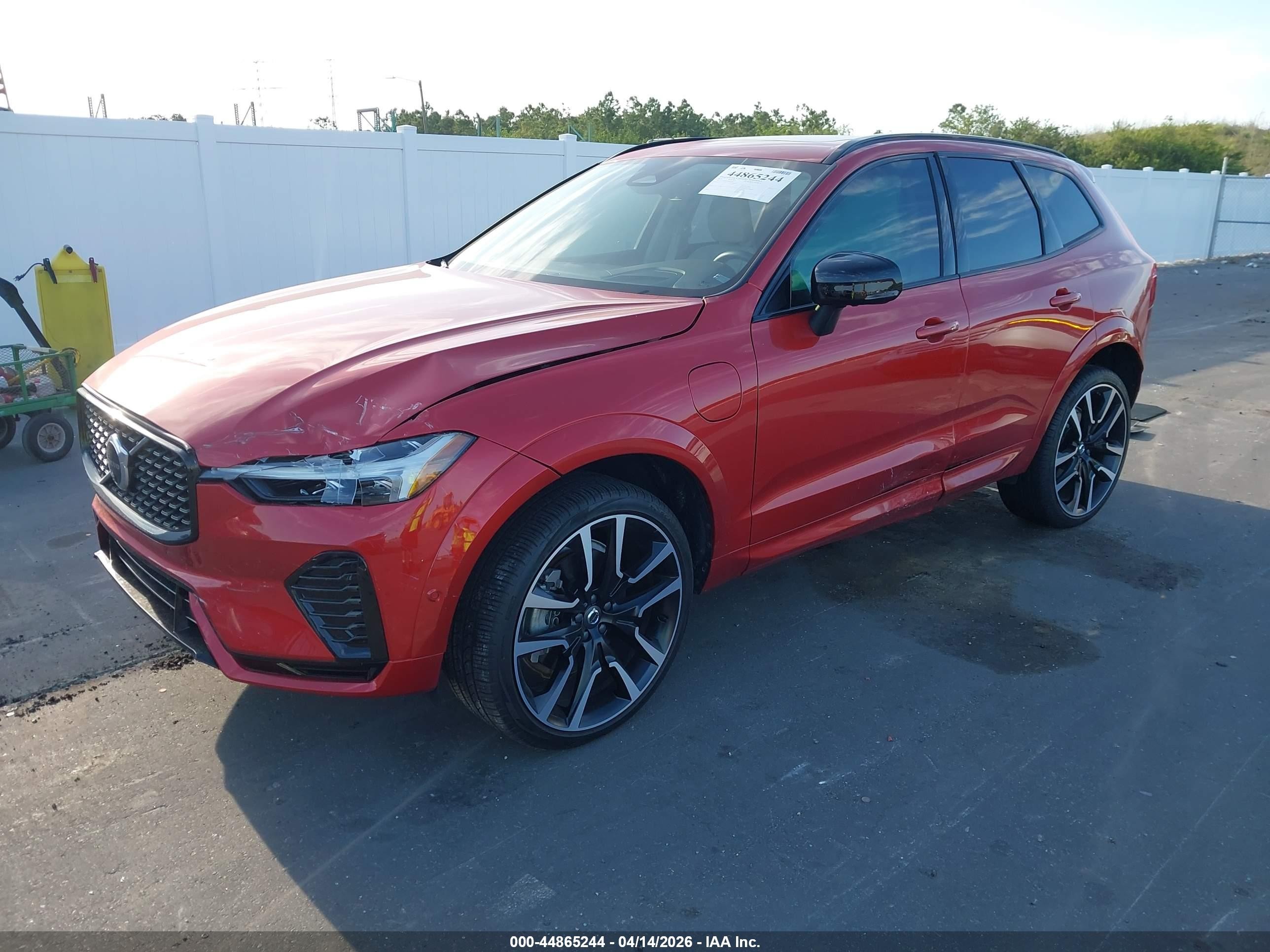 2024 Volvo Xc60 Recharge Plug-in Hybrid T8 Ultimate Dark Theme Orange vin: YV4H60DM4R1941521