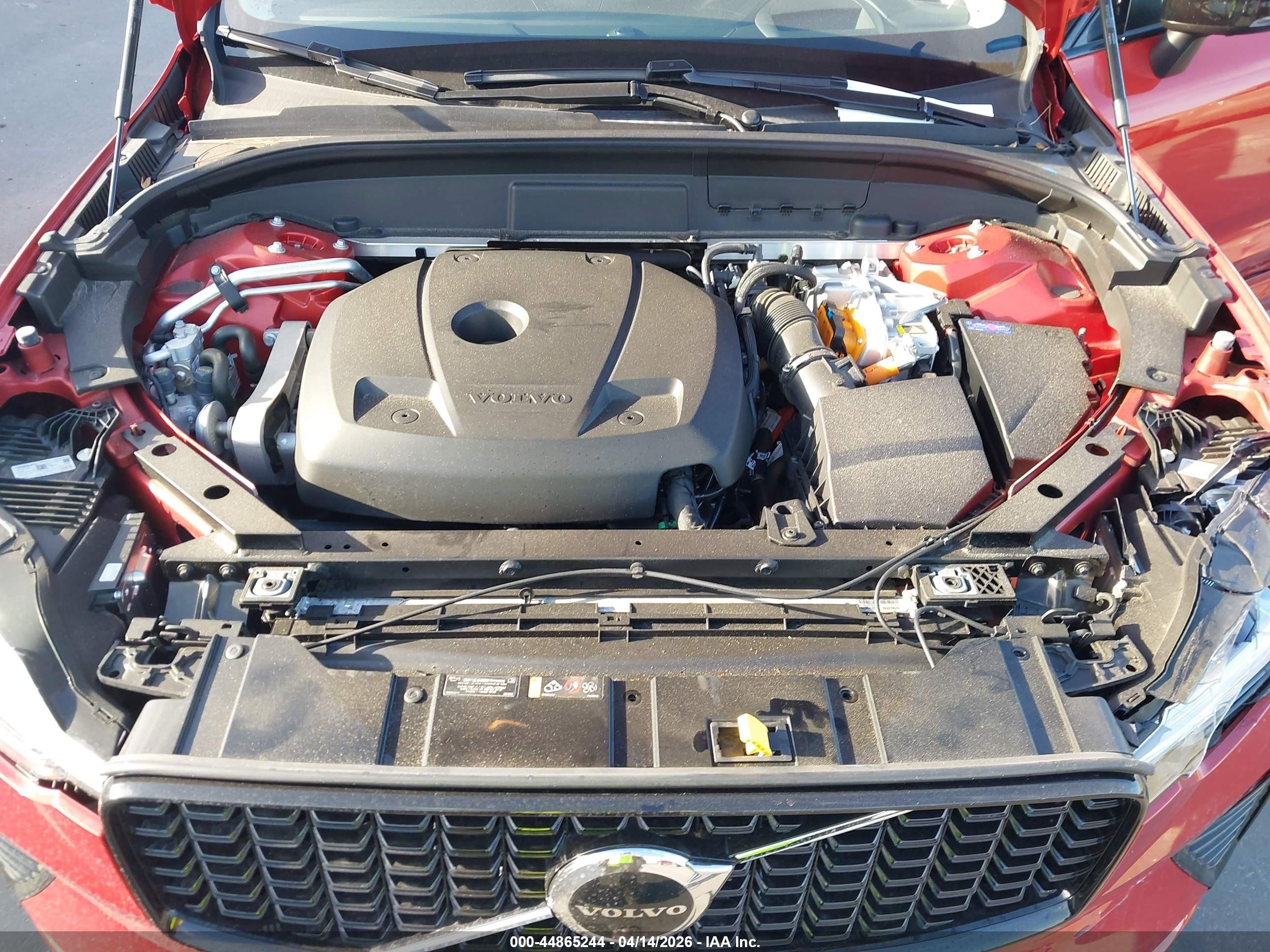 2024 Volvo Xc60 Recharge Plug-in Hybrid T8 Ultimate Dark Theme Orange vin: YV4H60DM4R1941521