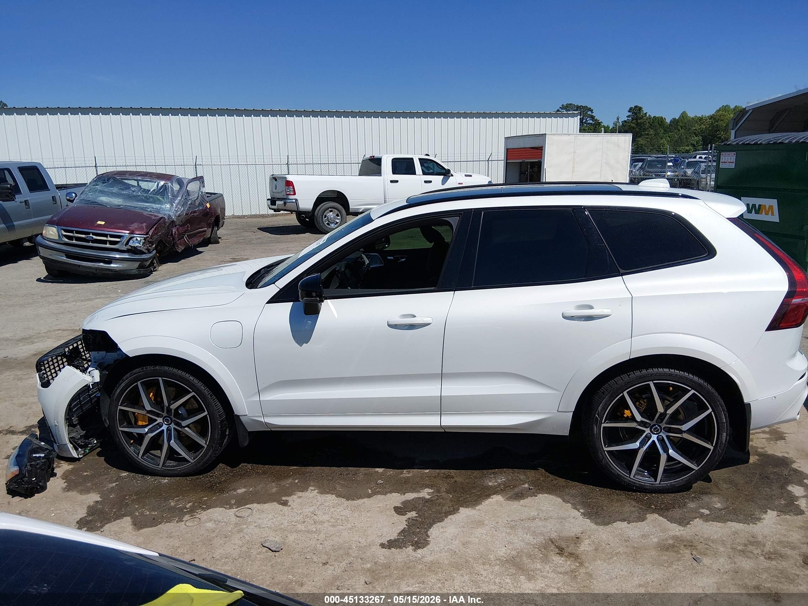 2024 Volvo Xc60 Recharge Plug-in Hybrid T8 Polestar Engineered White vin: YV4H60DP6R1898360