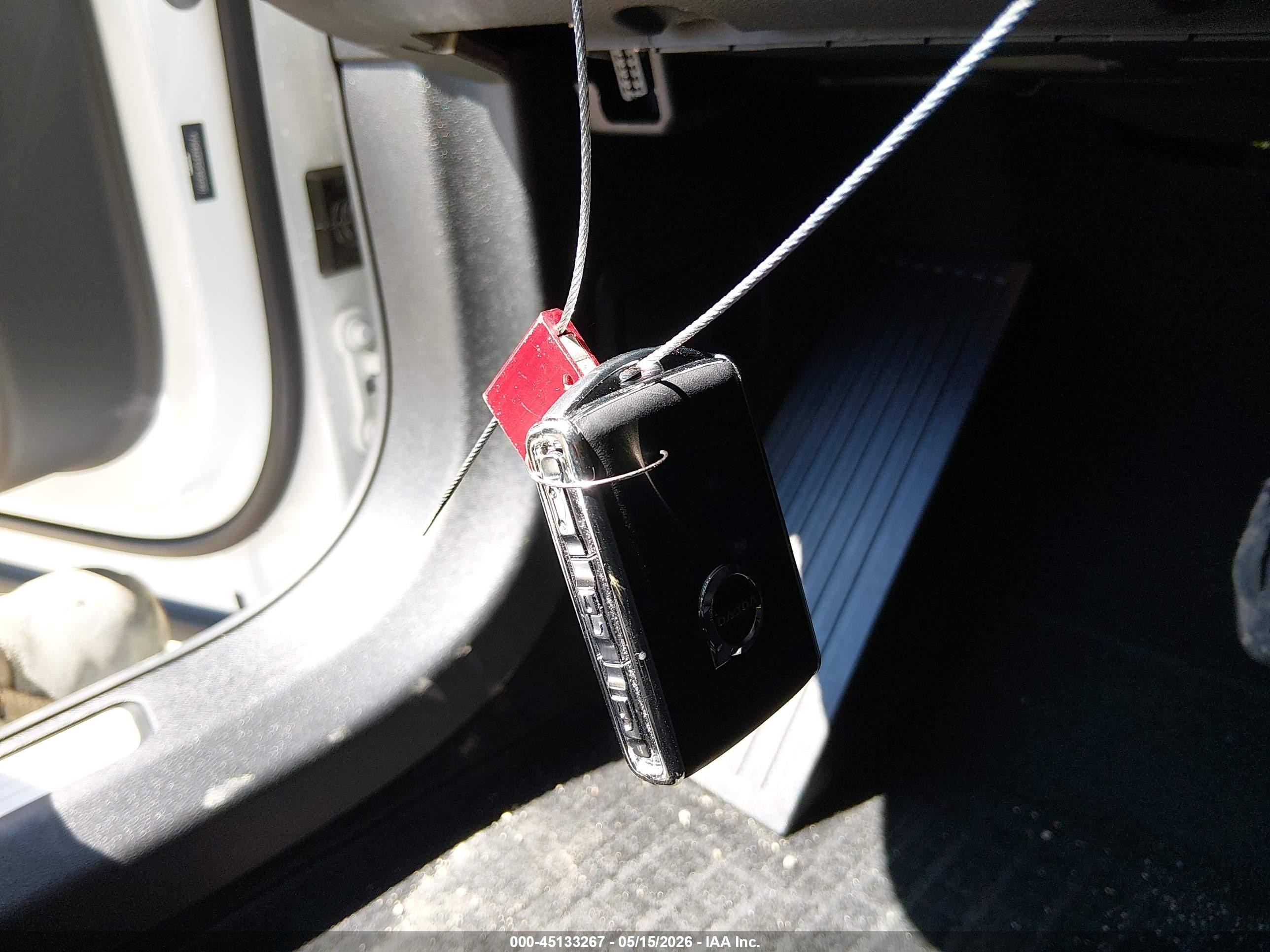 2024 Volvo Xc60 Recharge Plug-in Hybrid T8 Polestar Engineered White vin: YV4H60DP6R1898360