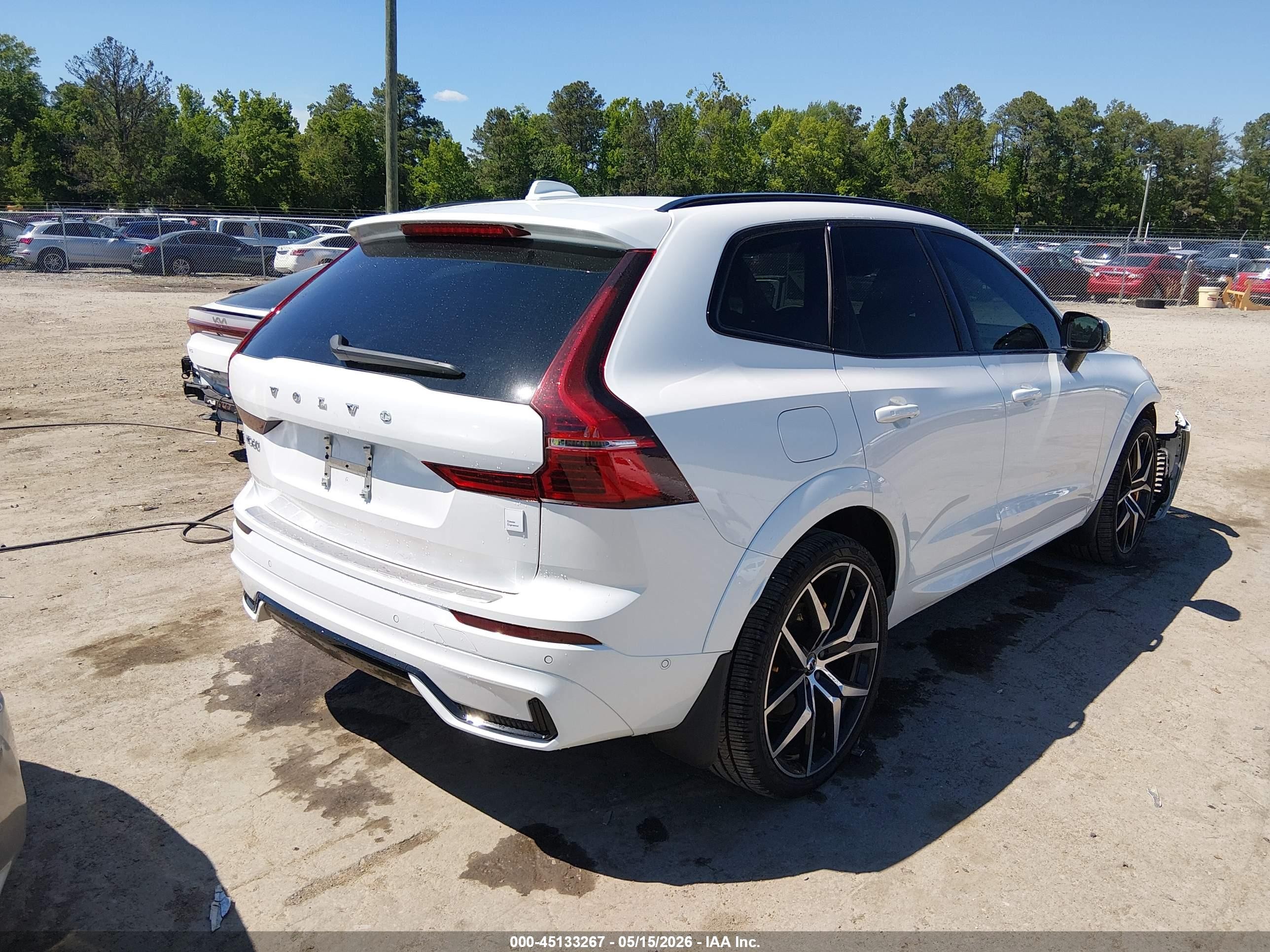 2024 Volvo Xc60 Recharge Plug-in Hybrid T8 Polestar Engineered White vin: YV4H60DP6R1898360
