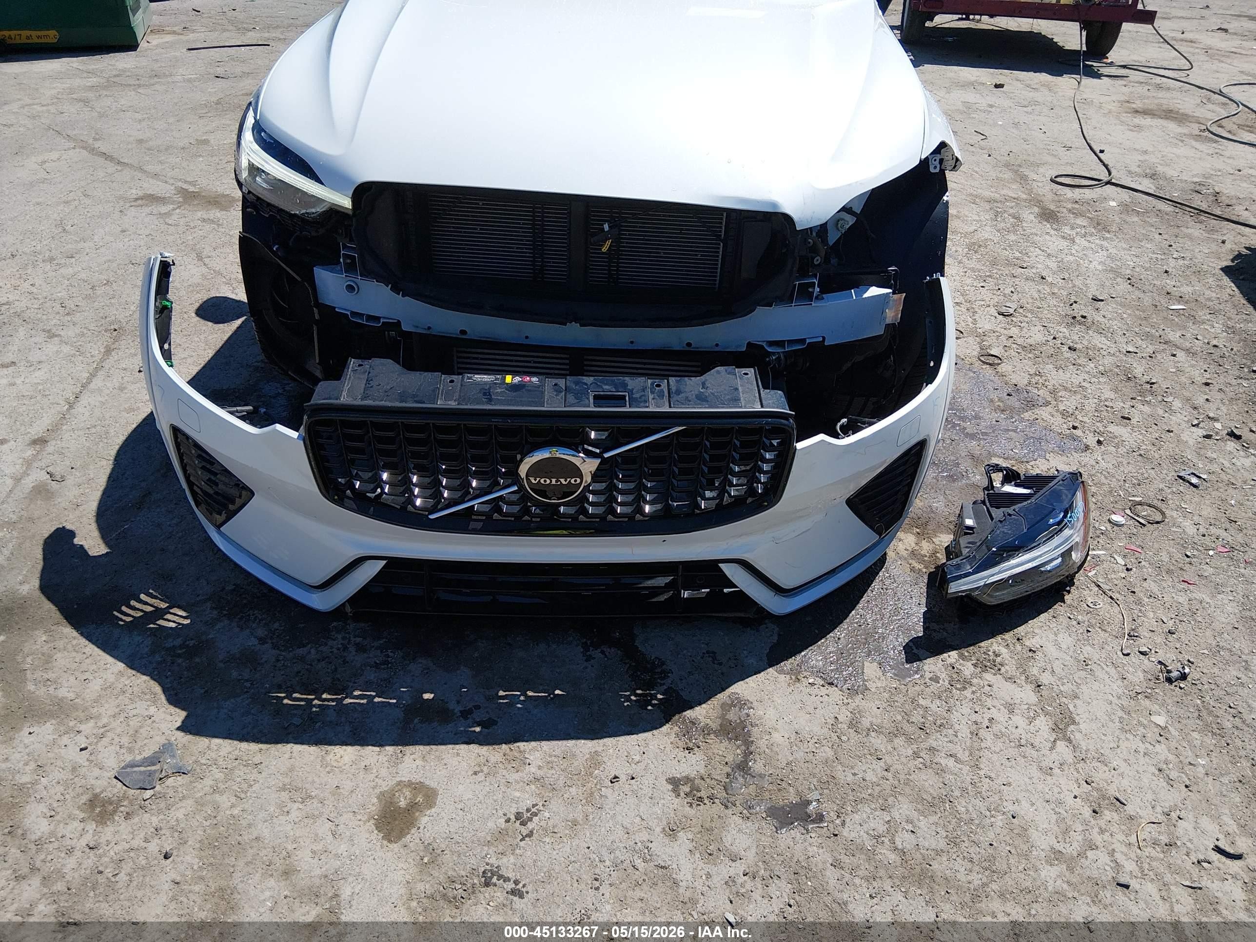 2024 Volvo Xc60 Recharge Plug-in Hybrid T8 Polestar Engineered White vin: YV4H60DP6R1898360