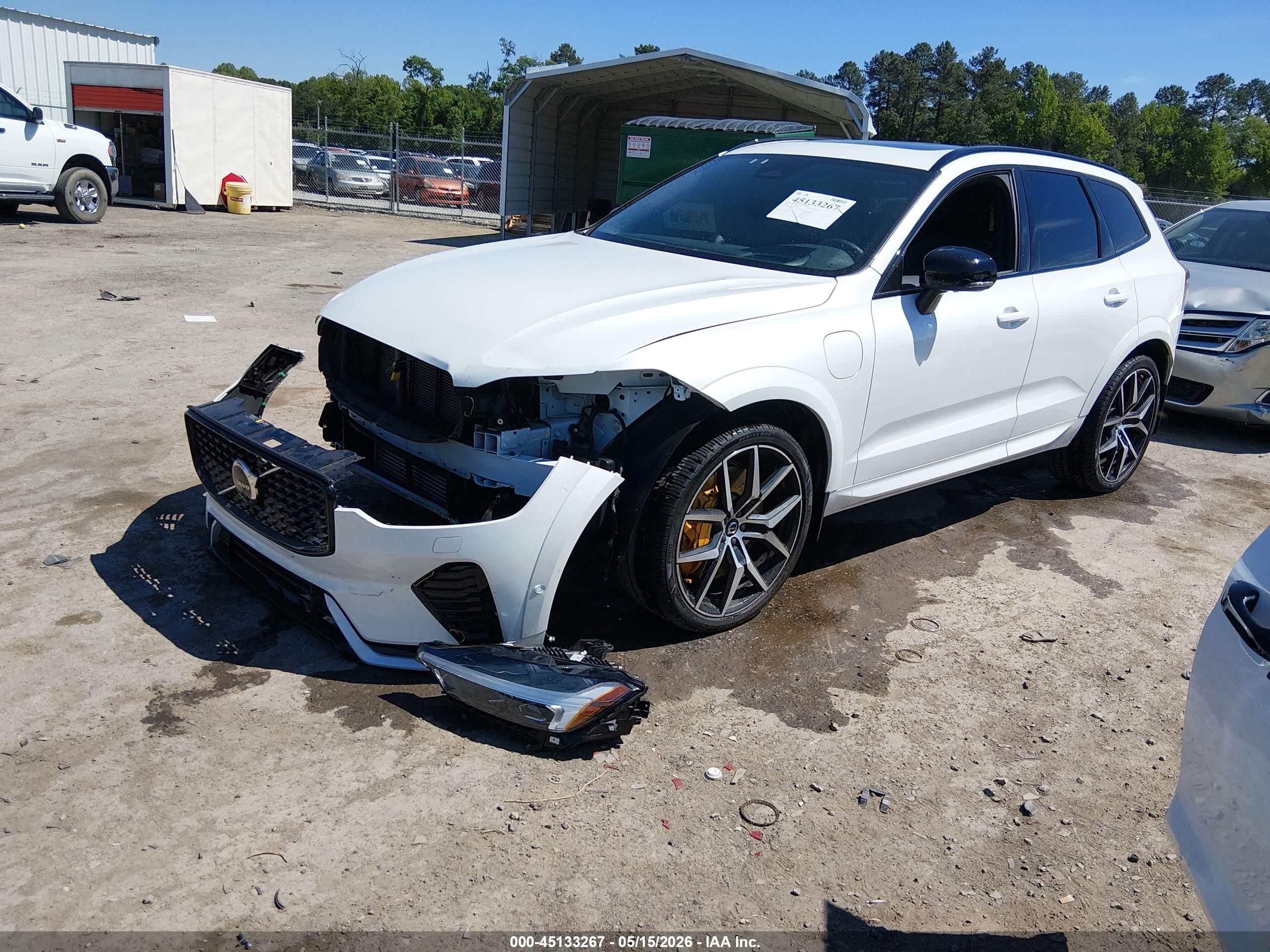 2024 Volvo Xc60 Recharge Plug-in Hybrid T8 Polestar Engineered White vin: YV4H60DP6R1898360