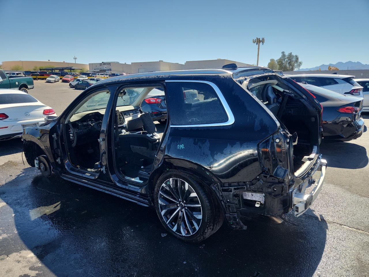 2025 Volvo Xc90 Plus Black vin: YV4H60PB8S1352164 Damage: Left Qtr Panel, Dent(S) W/No Paint Dmg, > 12 Inches