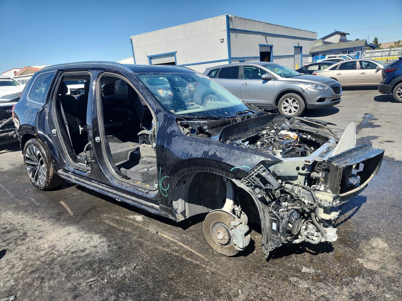 2025 Volvo Xc90 Plus Black vin: YV4H60PB8S1352164 Damage: Right Rear Window, Missing, Replacement Required