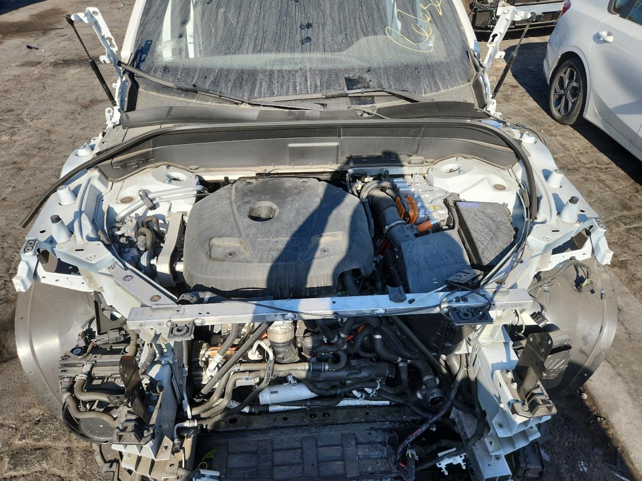 2025 Volvo Xc90 Plus White vin: YV4H60PB8S1379008 Damage: Grille, Missing, Replacement Required
