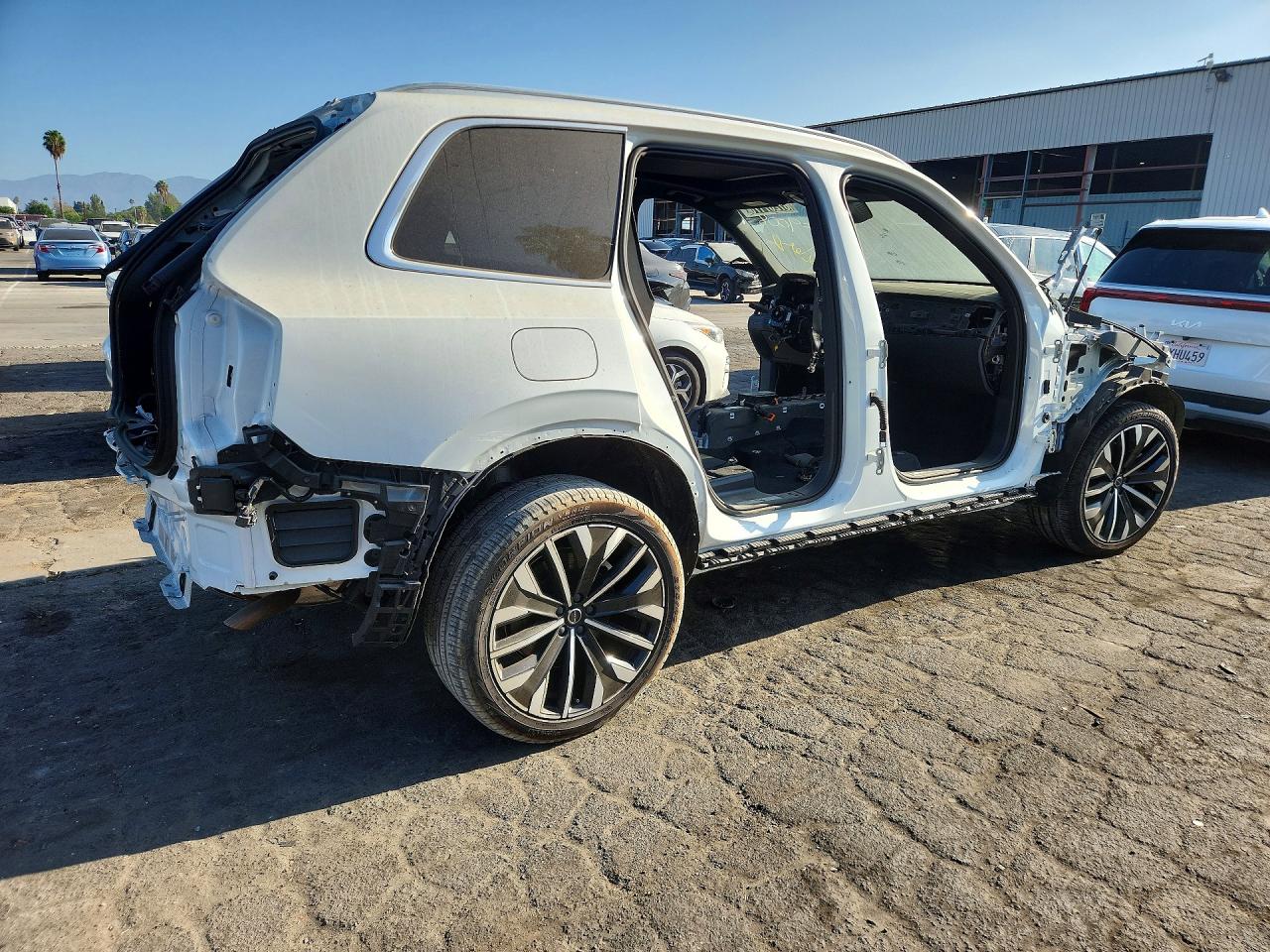 2025 Volvo Xc90 Plus White vin: YV4H60PB8S1379008