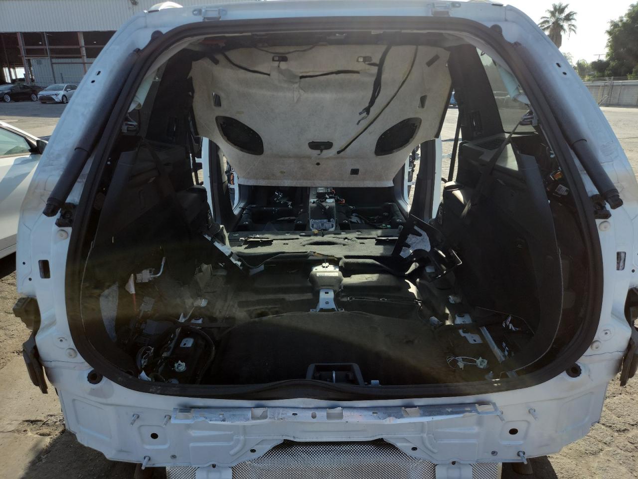 2025 Volvo Xc90 Plus White vin: YV4H60PB8S1379008 Damage: Right Tail Light, Missing, Replacement Required