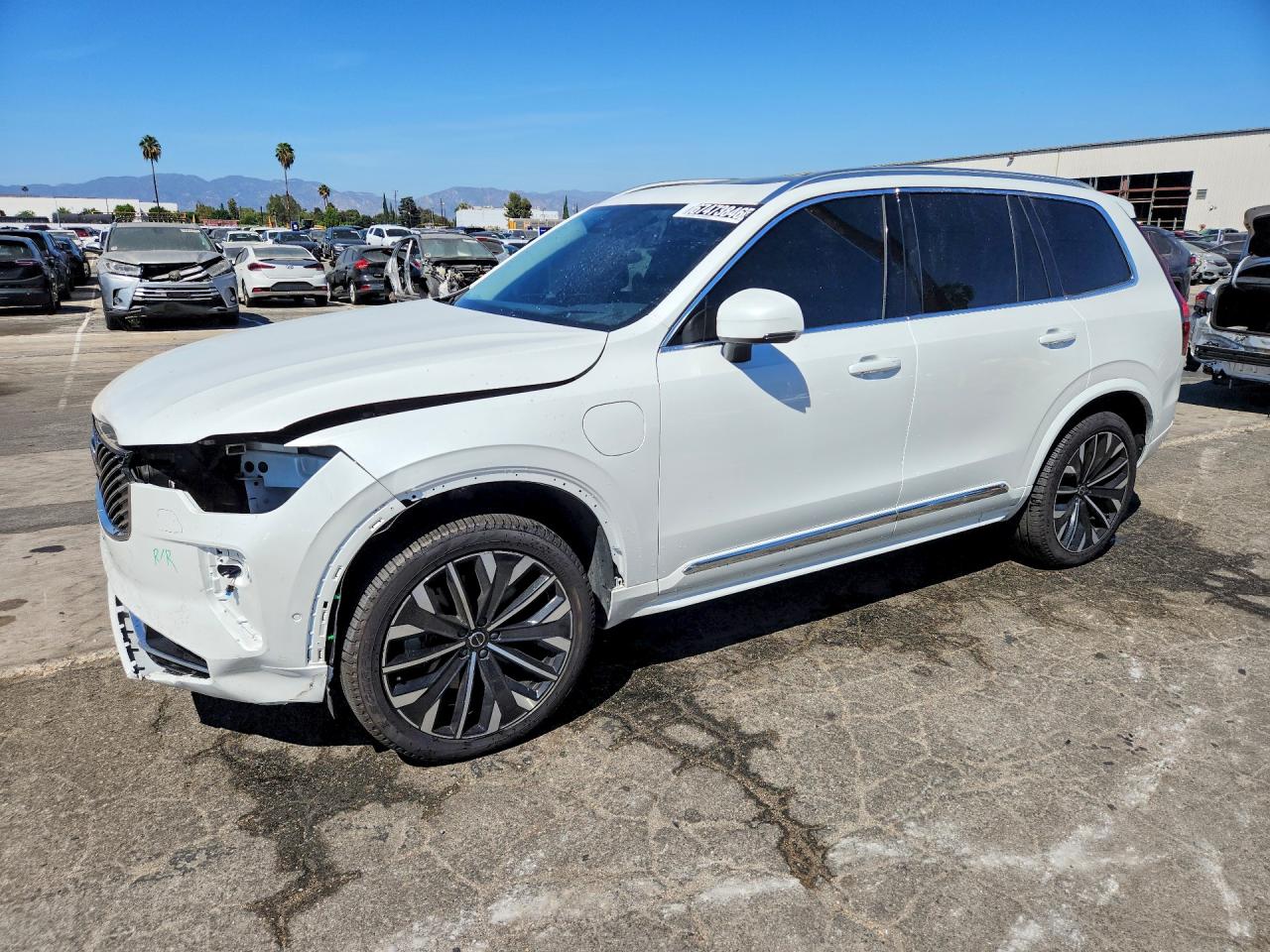 2025 Volvo Xc90 Ultra White vin: YV4H60PG9S1363637