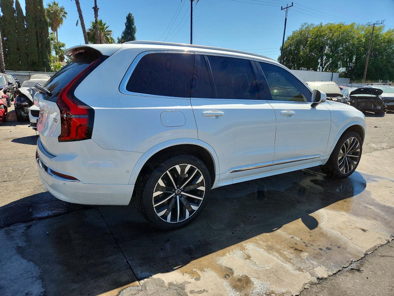 2025 Volvo Xc90 Ultra White vin: YV4H60PG9S1363637