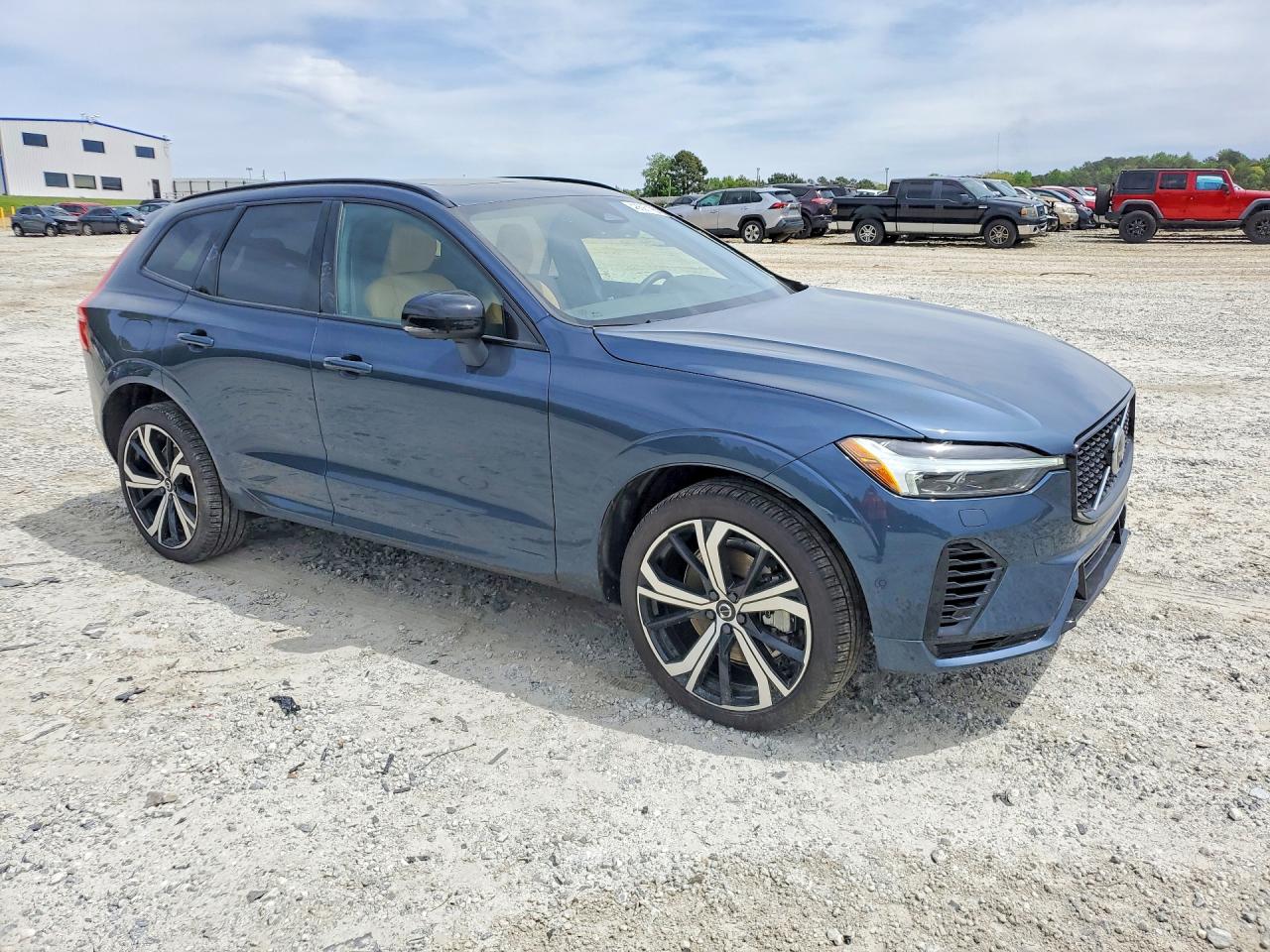 2025 Volvo Xc60 Ultra Blue vin: YV4H60RM2S1189607