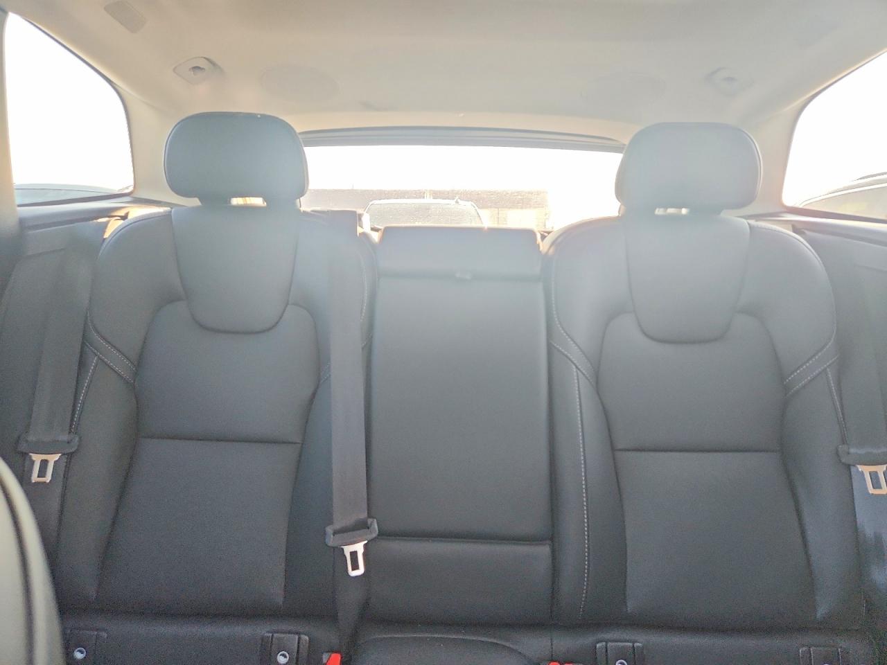 2026 Volvo Xc60 Ultra Gray vin: YV4H60RM5T1485237