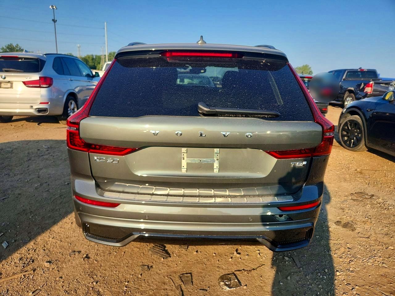 2026 Volvo Xc60 Ultra Gray vin: YV4H60RM5T1485237