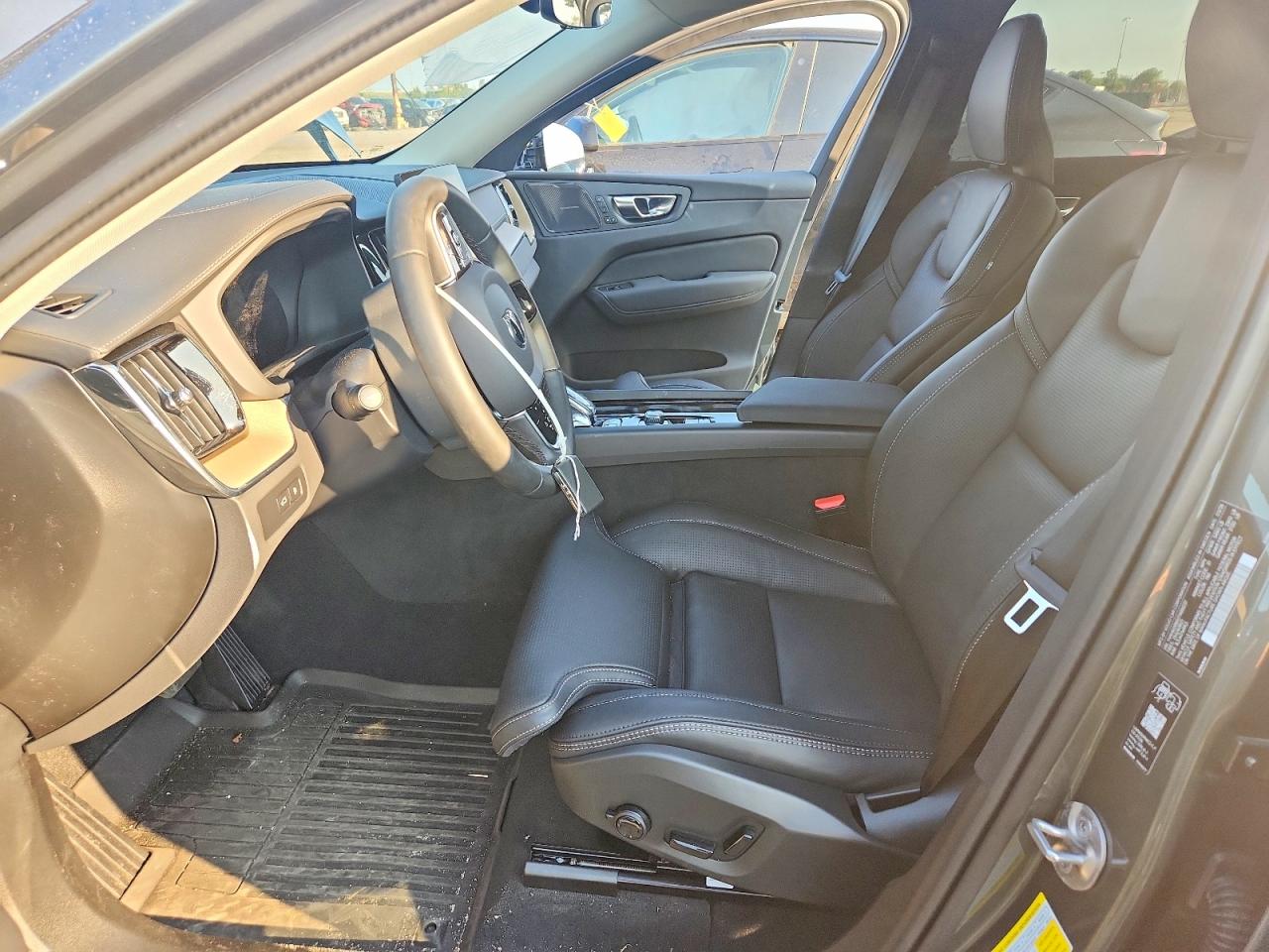 2026 Volvo Xc60 Ultra Gray vin: YV4H60RM5T1485237