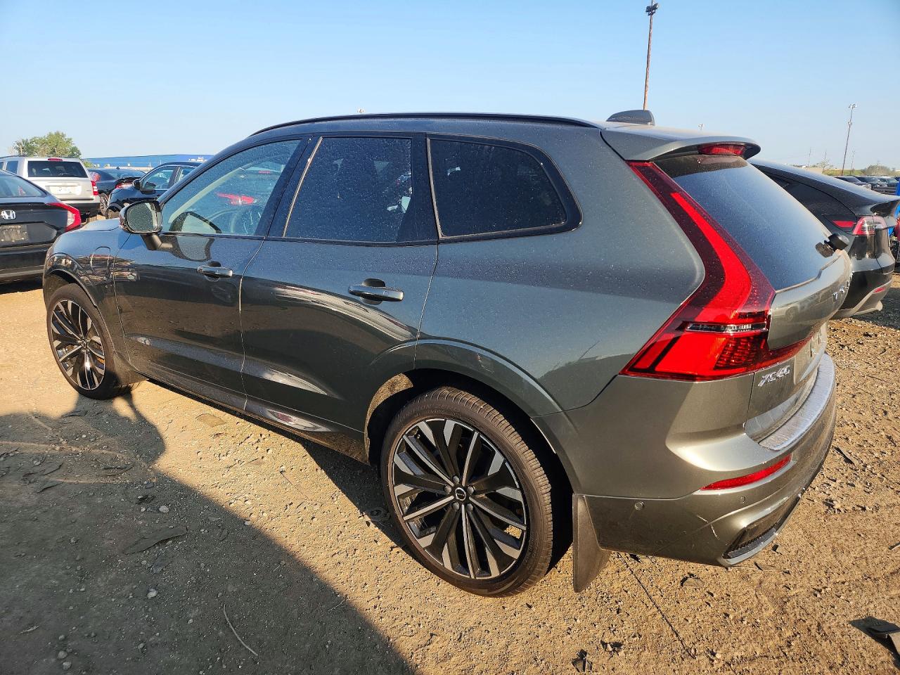 2026 Volvo Xc60 Ultra Gray vin: YV4H60RM5T1485237