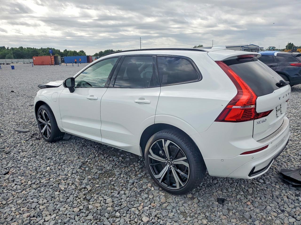 2025 Volvo Xc60 Ultra White vin: YV4H60RM9S1056424