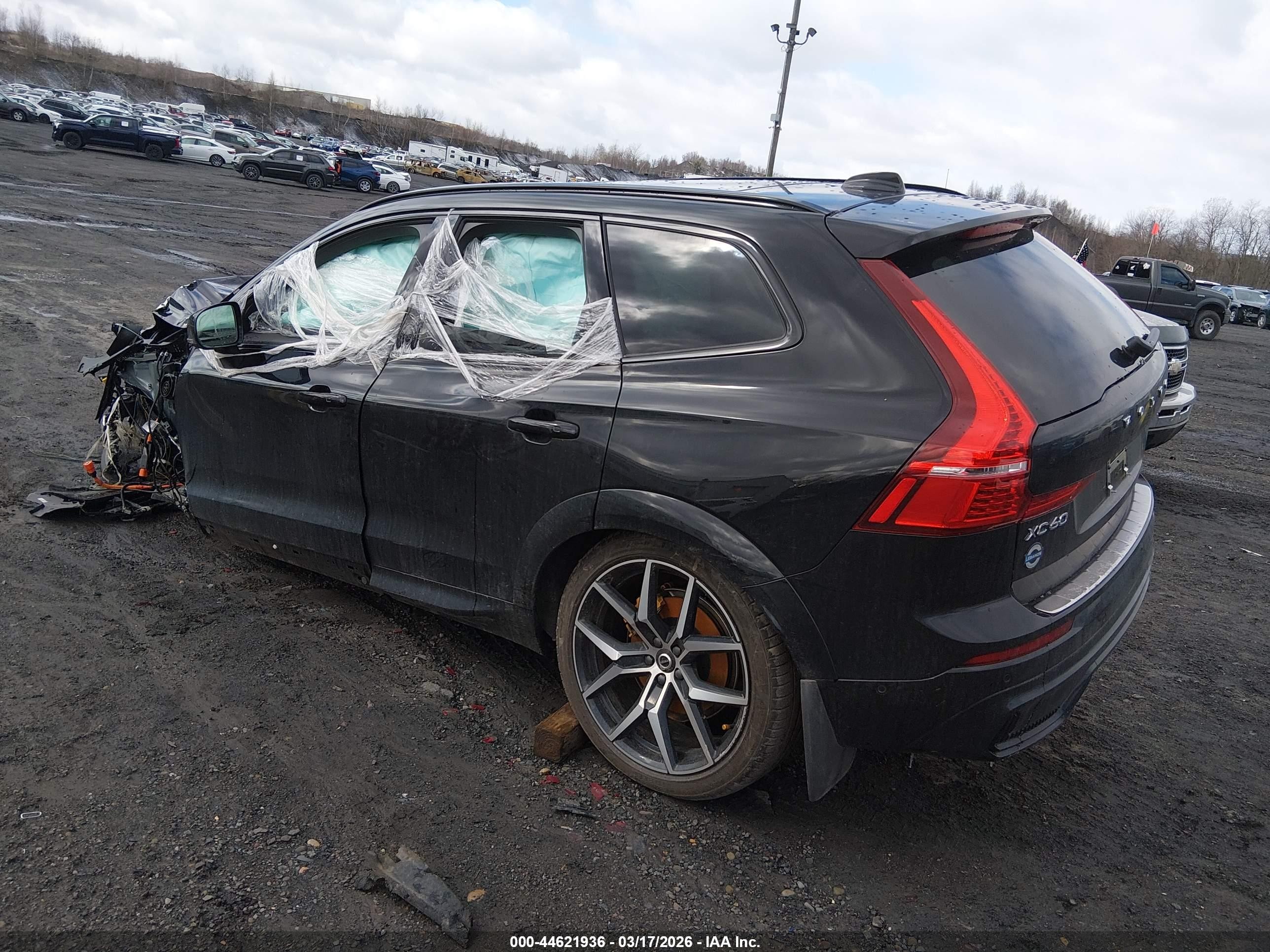 2025 Volvo Xc60 Plug-in Hybrid Polestar Engineered, T8 Awd Electric/gasoline Black vin: YV4H60RP6S1185473