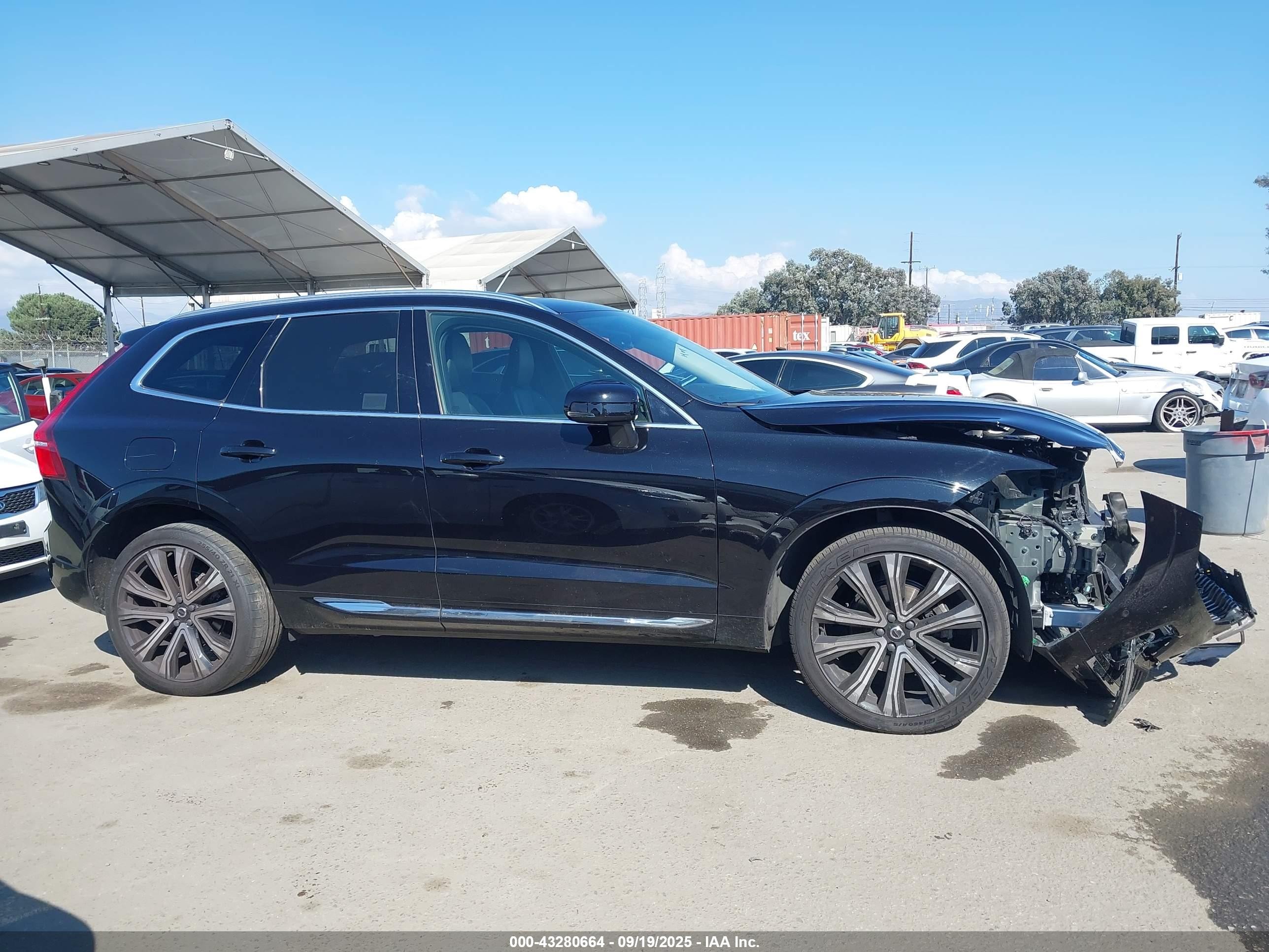 2023 Volvo Xc60 B5 Ultimate Bright Theme Black vin: YV4L12DA9P1395144