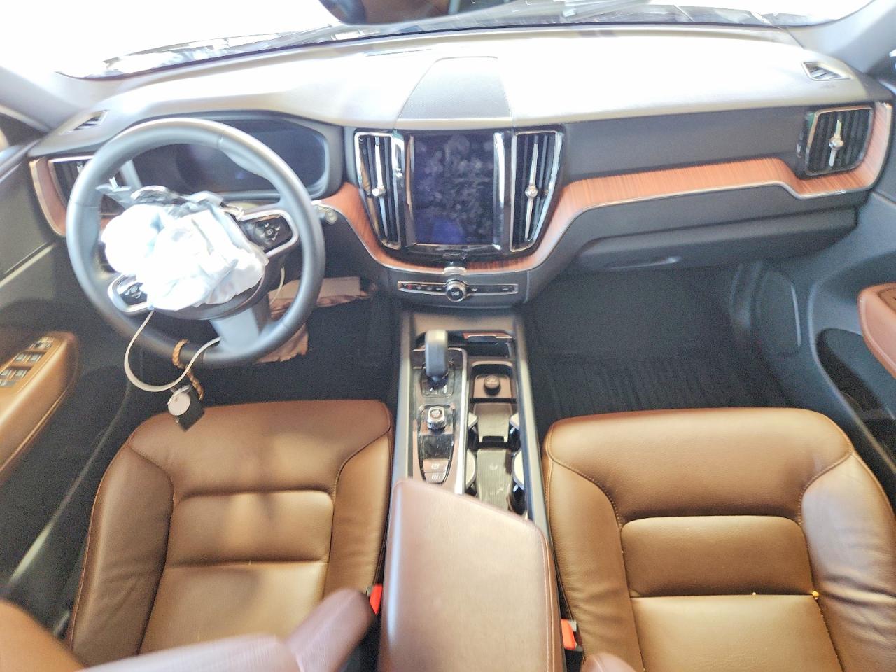 2023 Volvo Xc60 Plus White vin: YV4L12DN6P1374111