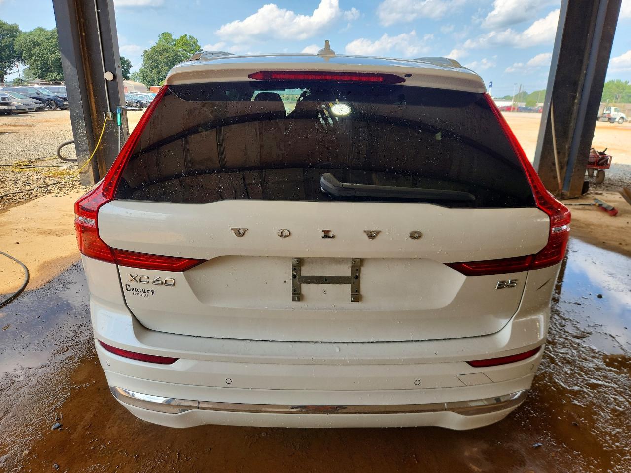 2023 Volvo Xc60 Plus White vin: YV4L12DN6P1374111