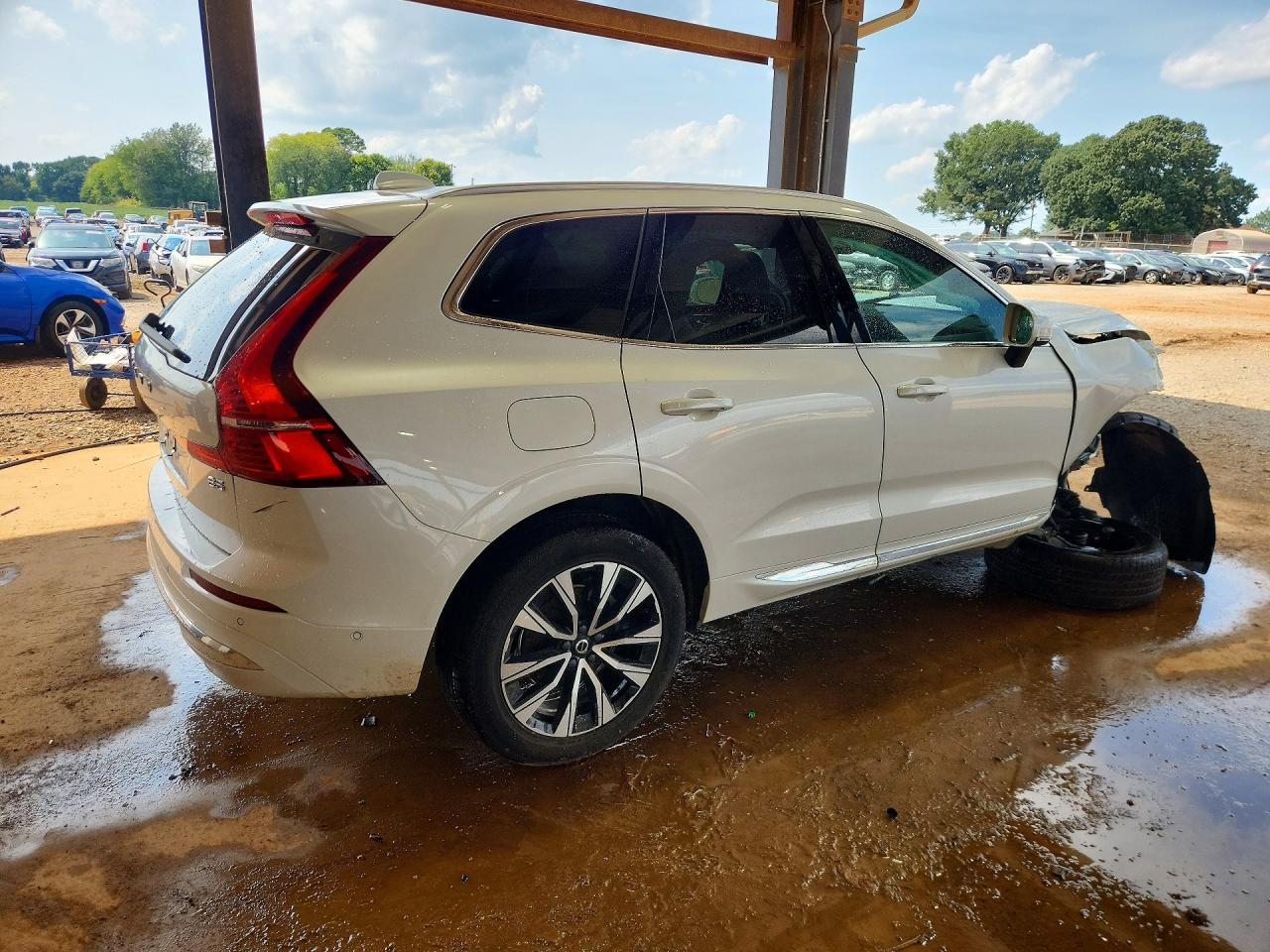 2023 Volvo Xc60 Plus White vin: YV4L12DN6P1374111