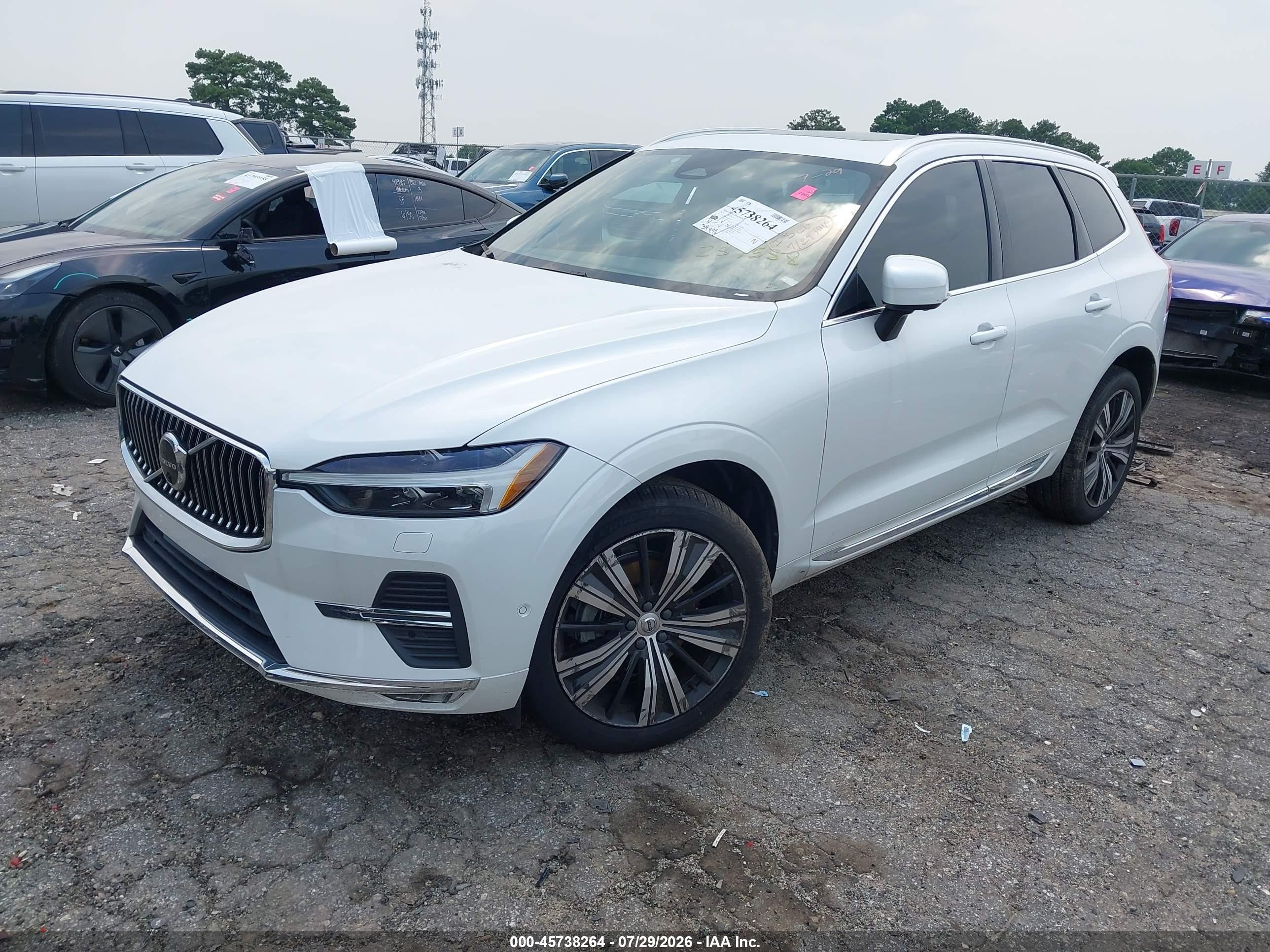 2023 Volvo Xc60 B5 Plus Bright Theme White vin: YV4L12DNXP1259558