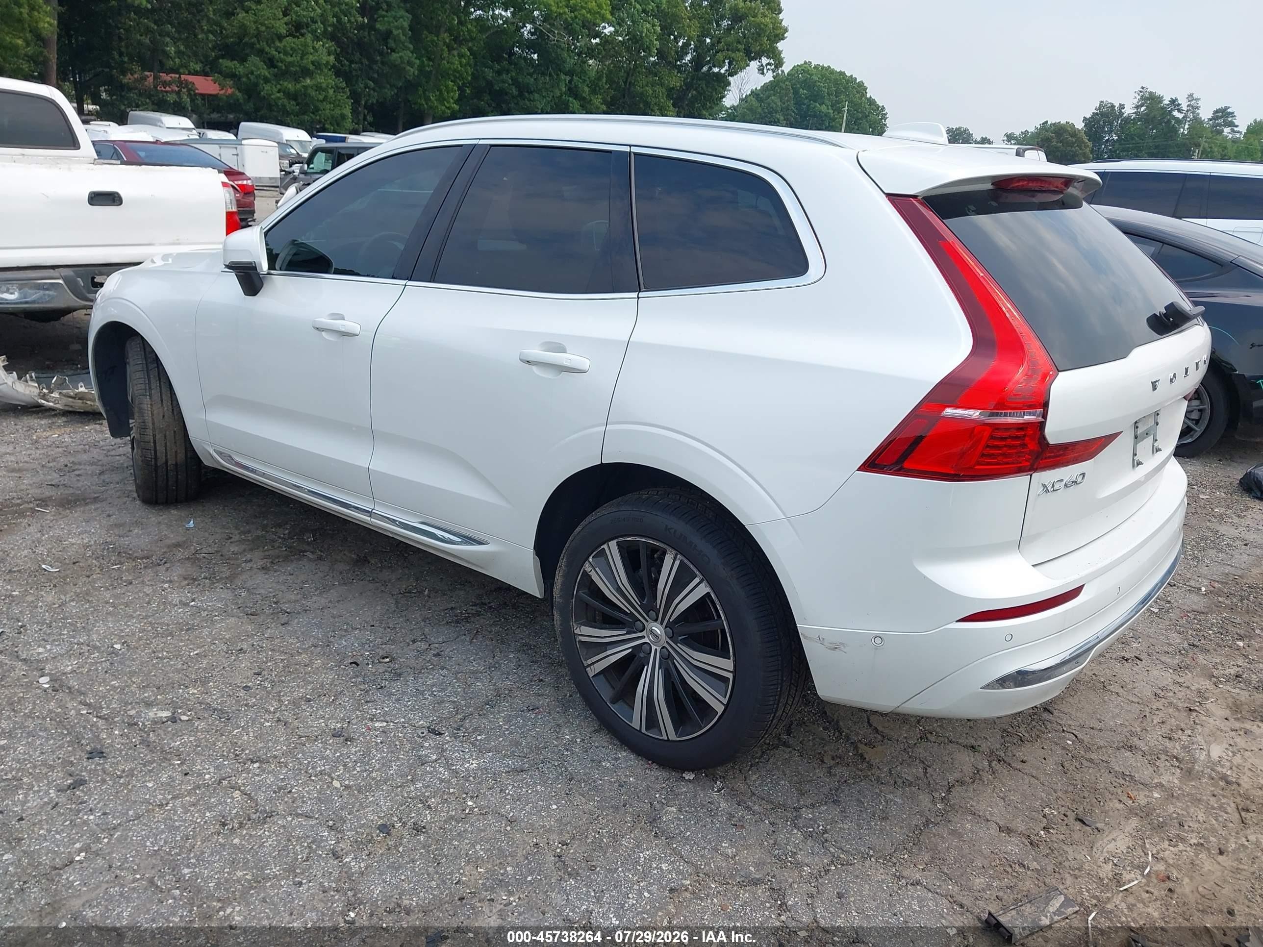 2023 Volvo Xc60 B5 Plus Bright Theme White vin: YV4L12DNXP1259558