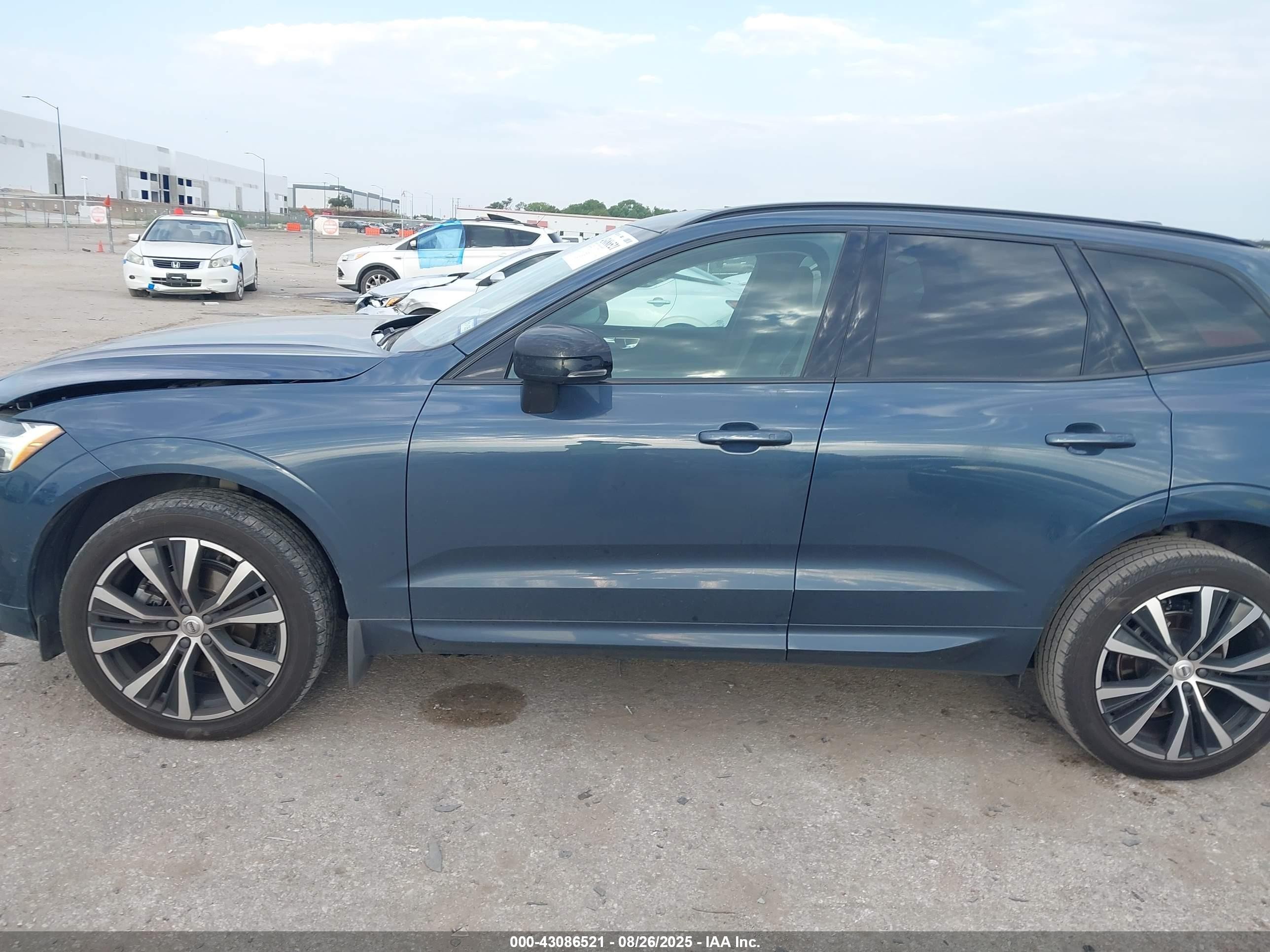 2023 Volvo Xc60 B5 Plus Dark Theme Blue vin: YV4L12DW4P1305863