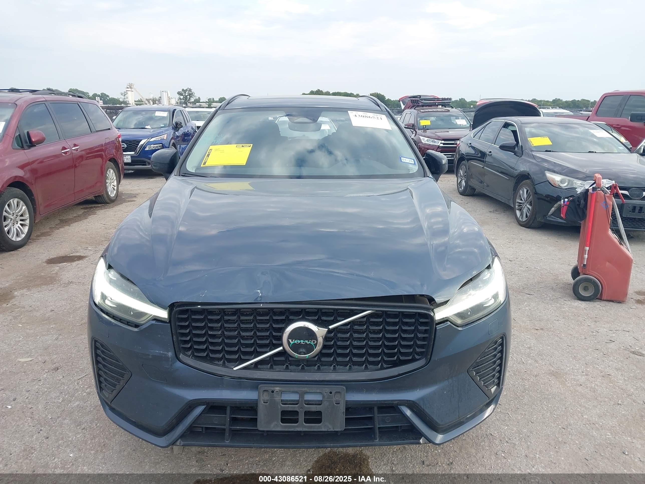 2023 Volvo Xc60 B5 Plus Dark Theme Blue vin: YV4L12DW4P1305863