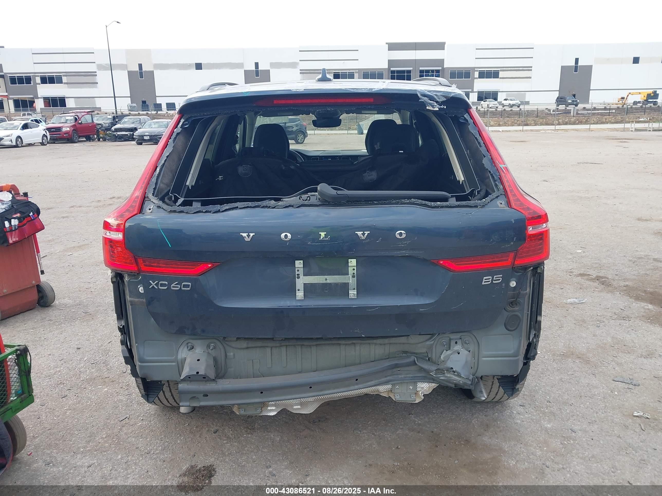 2023 Volvo Xc60 B5 Plus Dark Theme Blue vin: YV4L12DW4P1305863