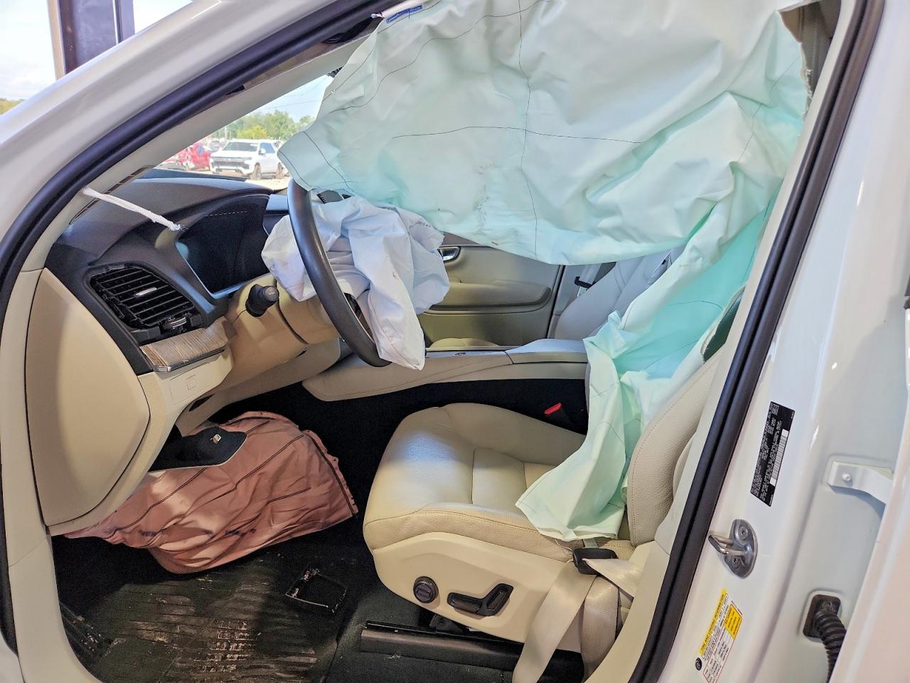 2024 Volvo Xc90 Plus White vin: YV4L12PE8R1147453