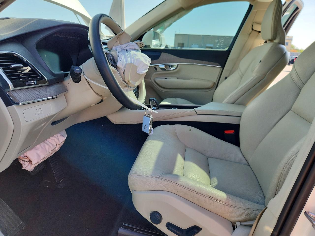 2023 Volvo Xc90 Plus Белый vin: YV4L12PNXP1985593
