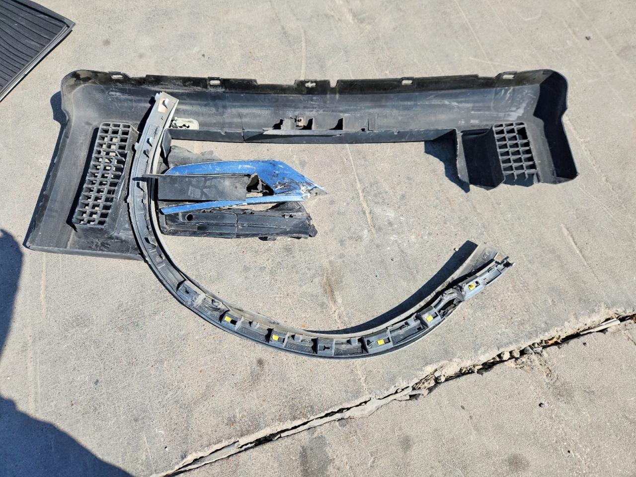 2023 Volvo Xc90 Plus Белый vin: YV4L12PNXP1985593
