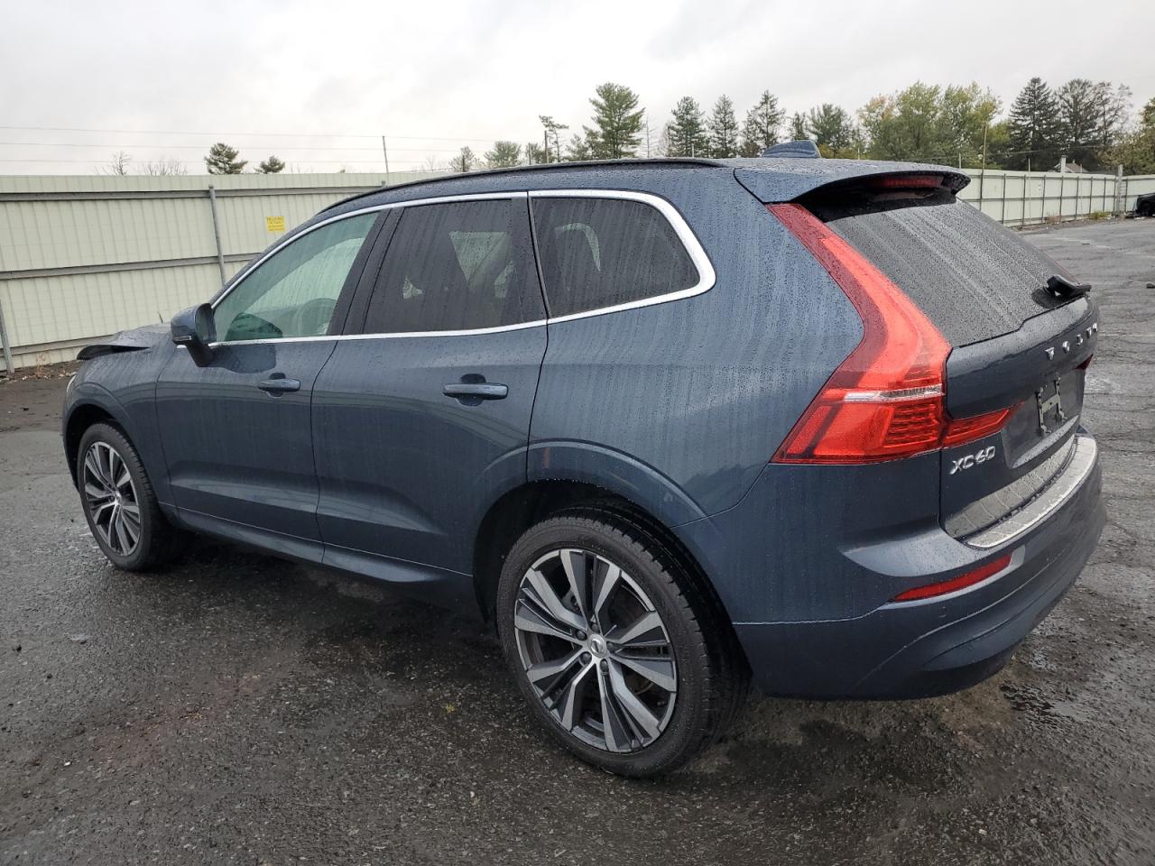 2022 Volvo Xc60 B5 Momentum Синий vin: YV4L12RK0N1054990
