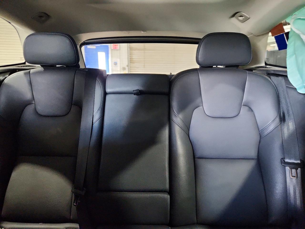 2024 Volvo Xc60 Plus Black vin: YV4L12RL2R1822306